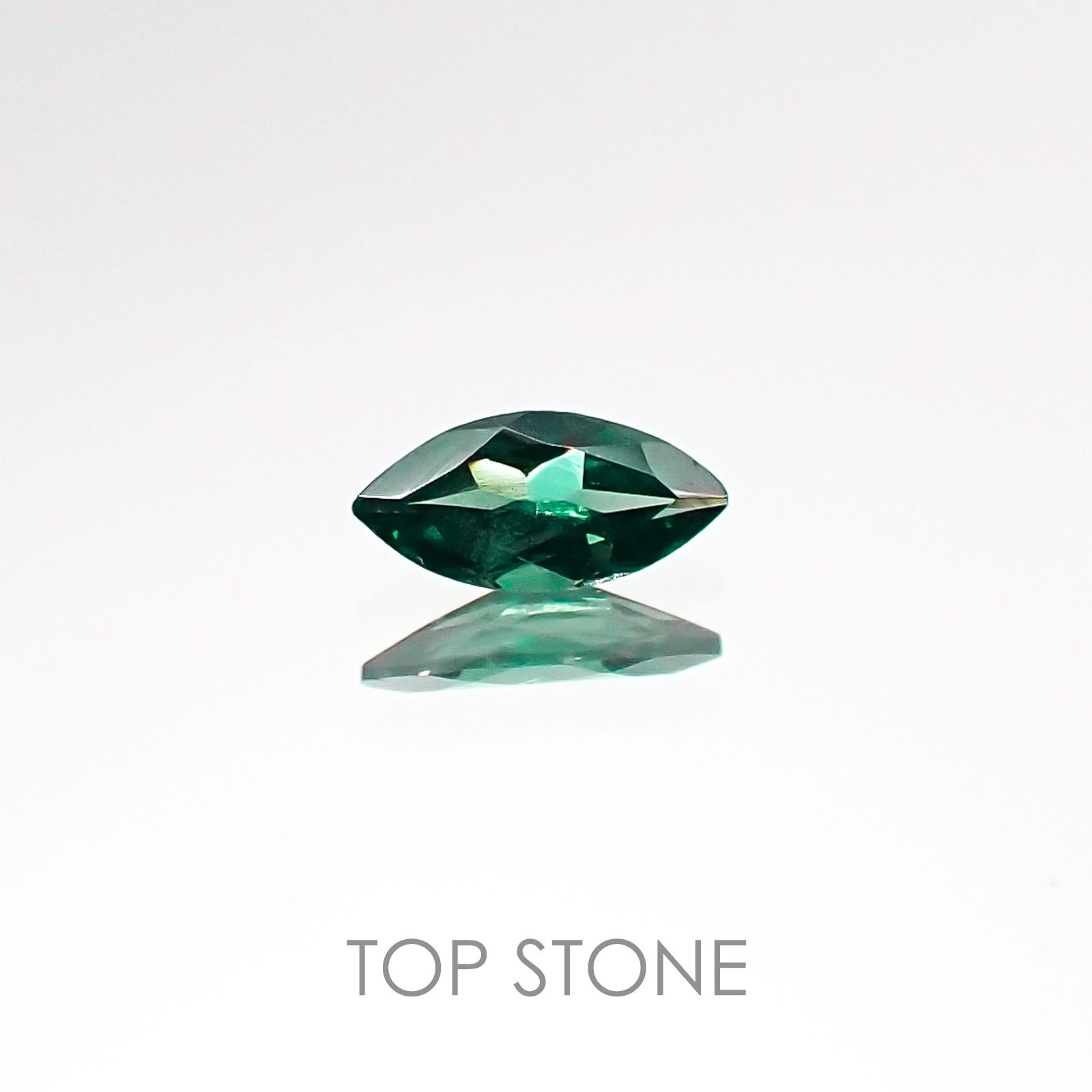 カラーチェンジガーネット(アレキタイプ) マダガスカル・ベキリー産 ルース 0.133ct[20106599]5.1×2.5mm前後