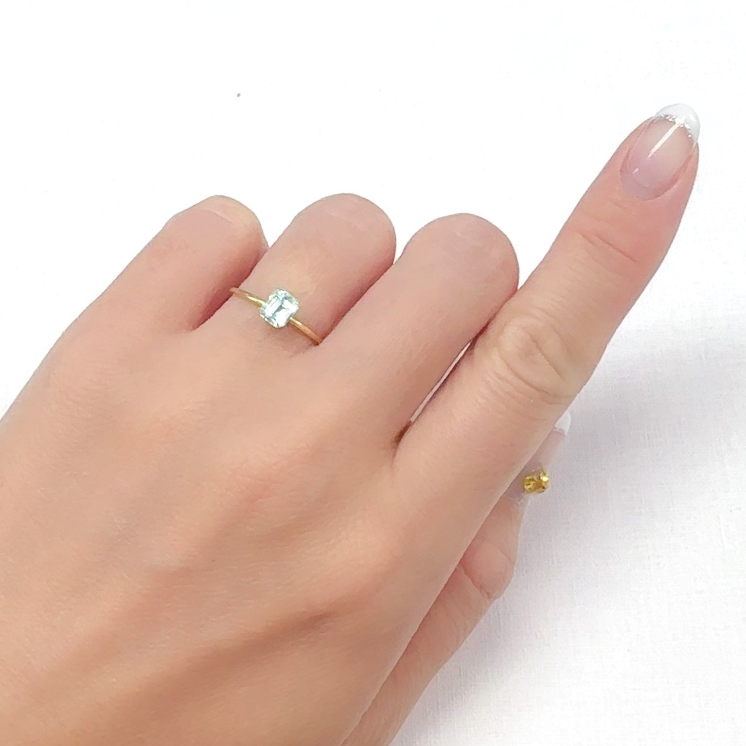 ミントベリル ブラジル産 0.67ct[240728583]5.3x4.5mm前後