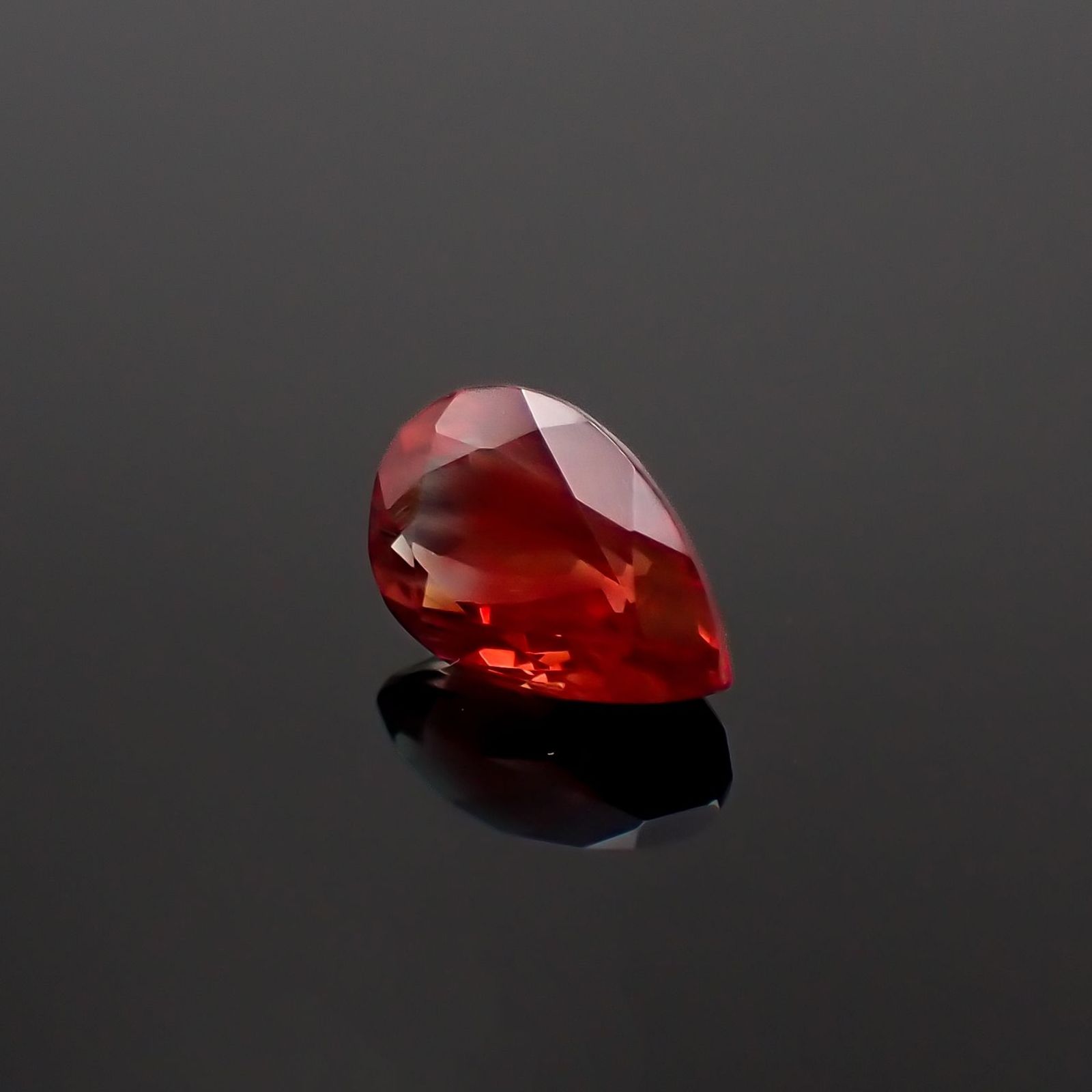 オレゴンサンストーン アメリカ・オレゴン州産 1.85ct / 10.3x6.6mm前後 [230119982]