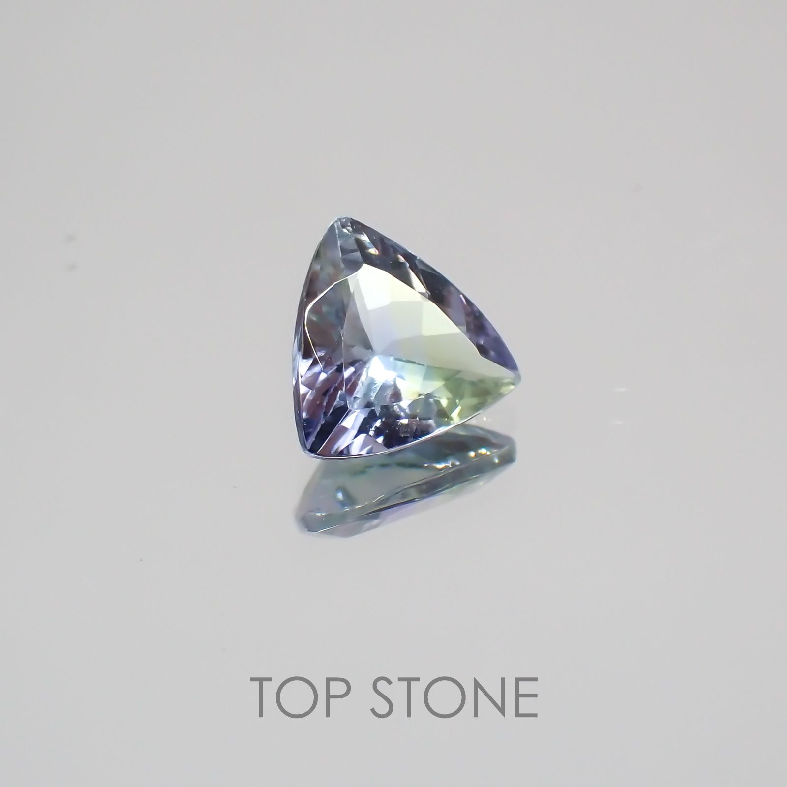 バイカラータンザナイト タンザニア産 ルース 0.63ct[210210047]5.9×5.9mm前後
