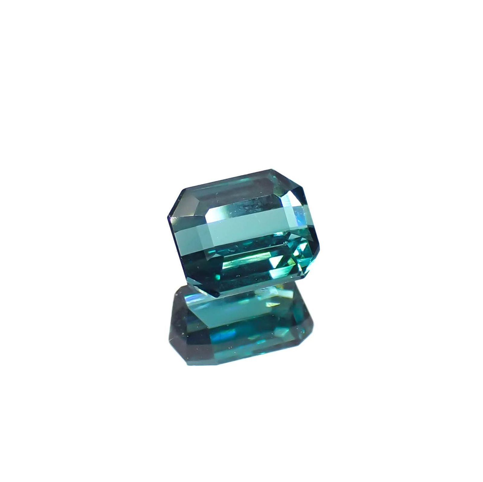 ブルートルマリン(宝石名トルマリン)アフガニスタン産 識別済 0.74ct / 5.4x4.4mm前後 [230220456]