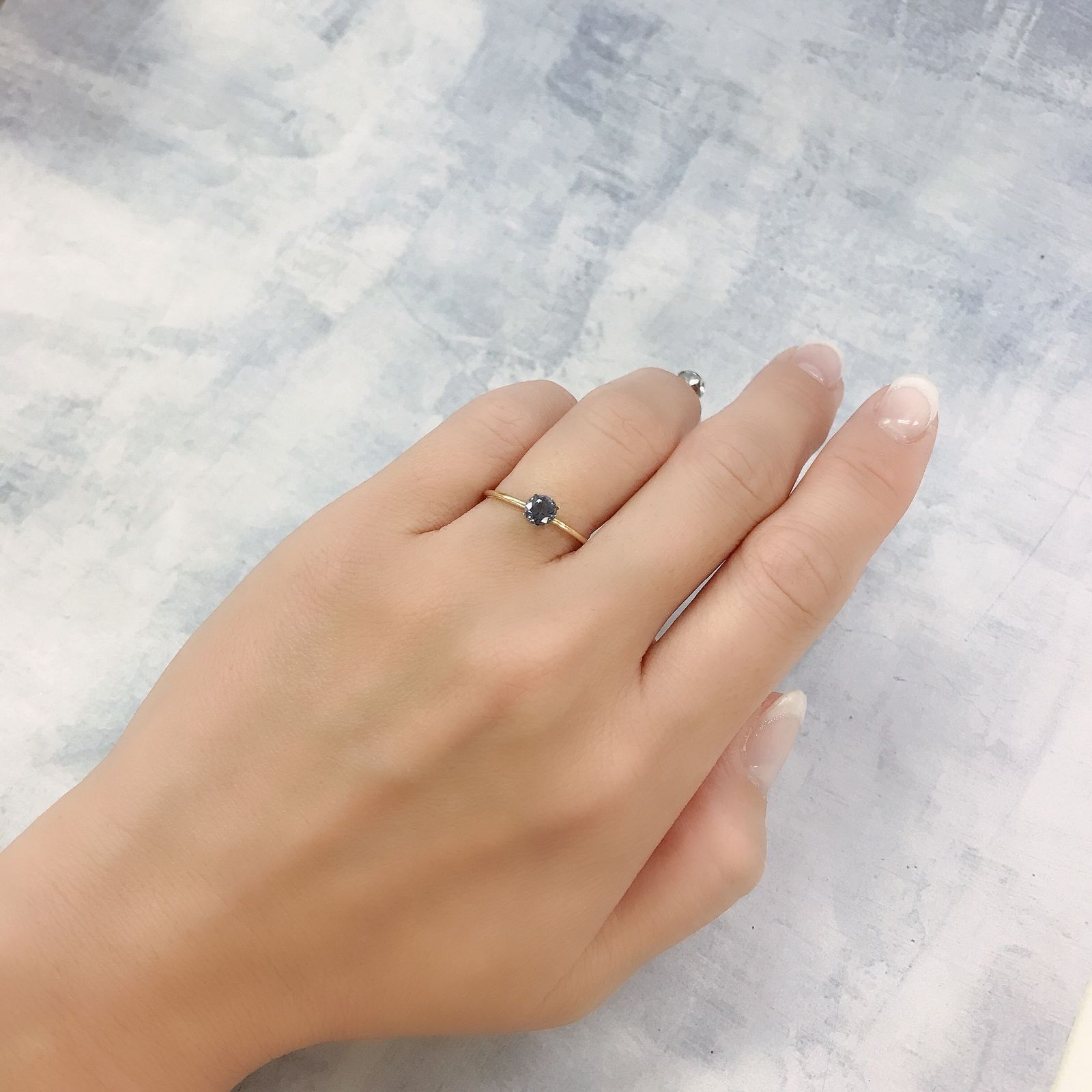 グレイッシュブルースピネル(宝石名スピネル)ビルマ/マダガスカル産 0.44ct 識別済[220716963]4.7x4.6mm前後