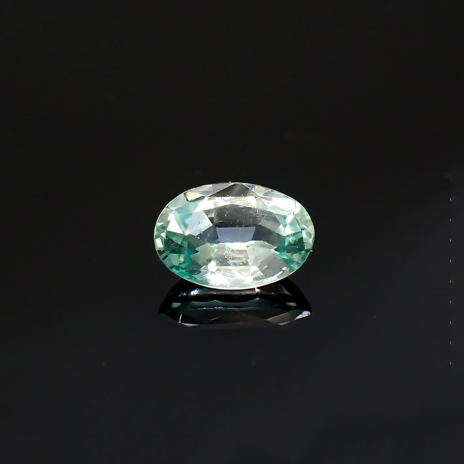 パステルカラーエメラルド コロンビア/ブラジル産 0.33ct [250817235]5.7x3.9mm前後