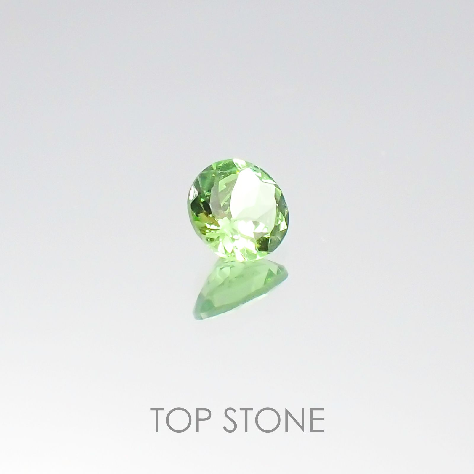 ミントガーネット ケニア産 ルース 0.26ct[20106117]4.1×4.1mm前後