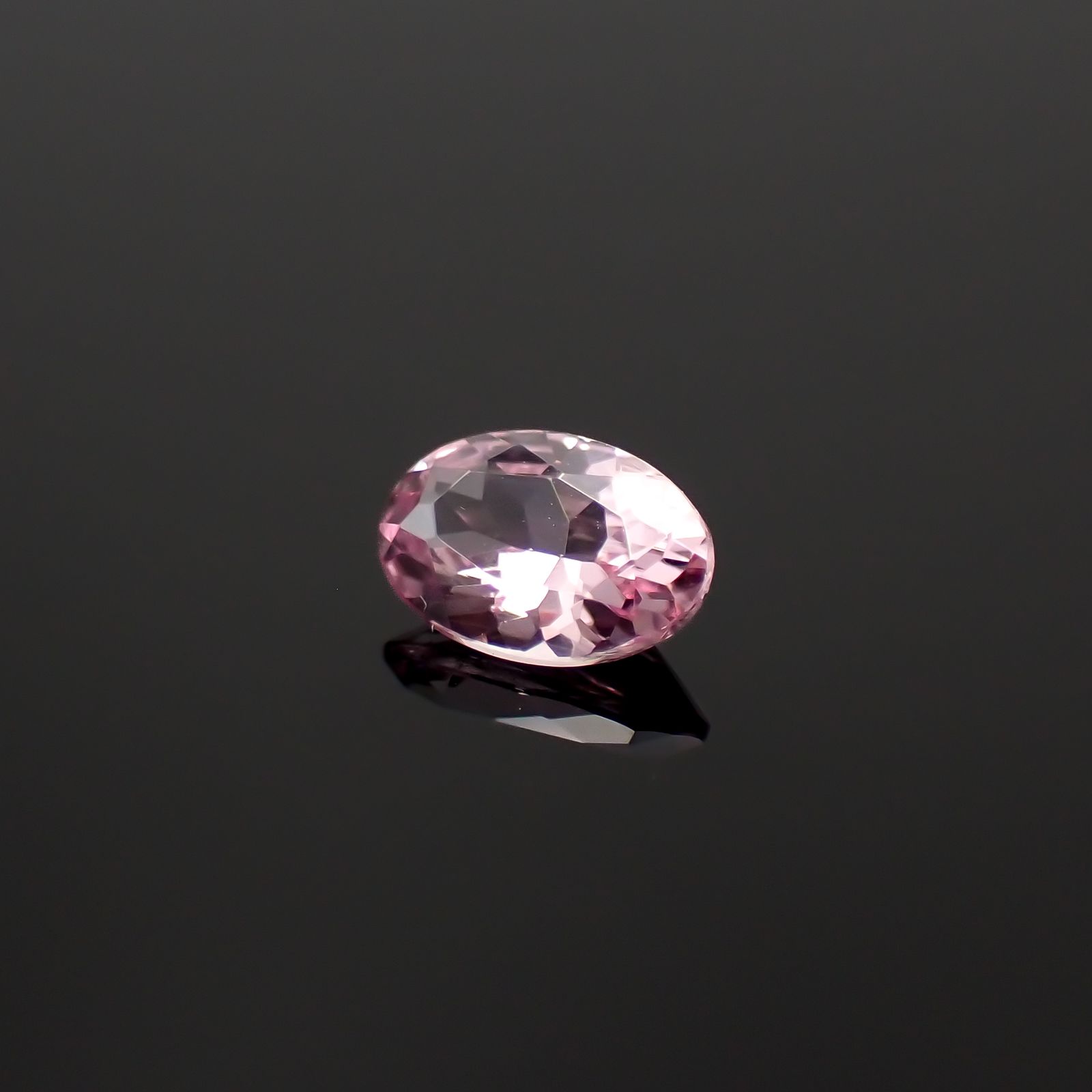 ドラゴンガーネット タンザニア産 0.49ct[230421451]5.9x4mm前後