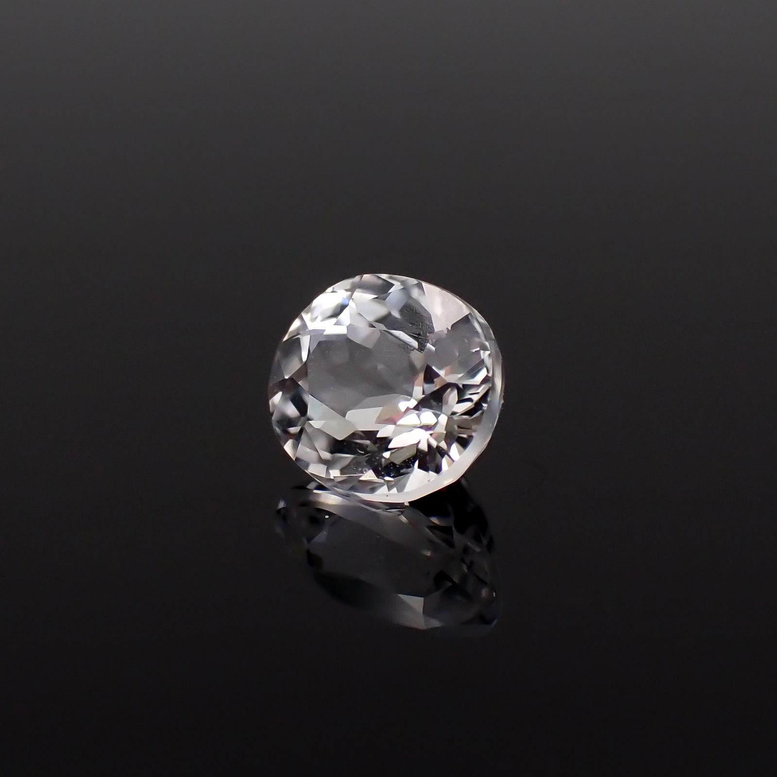 フェナカイト(宝石名フェナカイト)ブラジル産 0.60ct 識別済[230923399]5.5x4.7mm前後