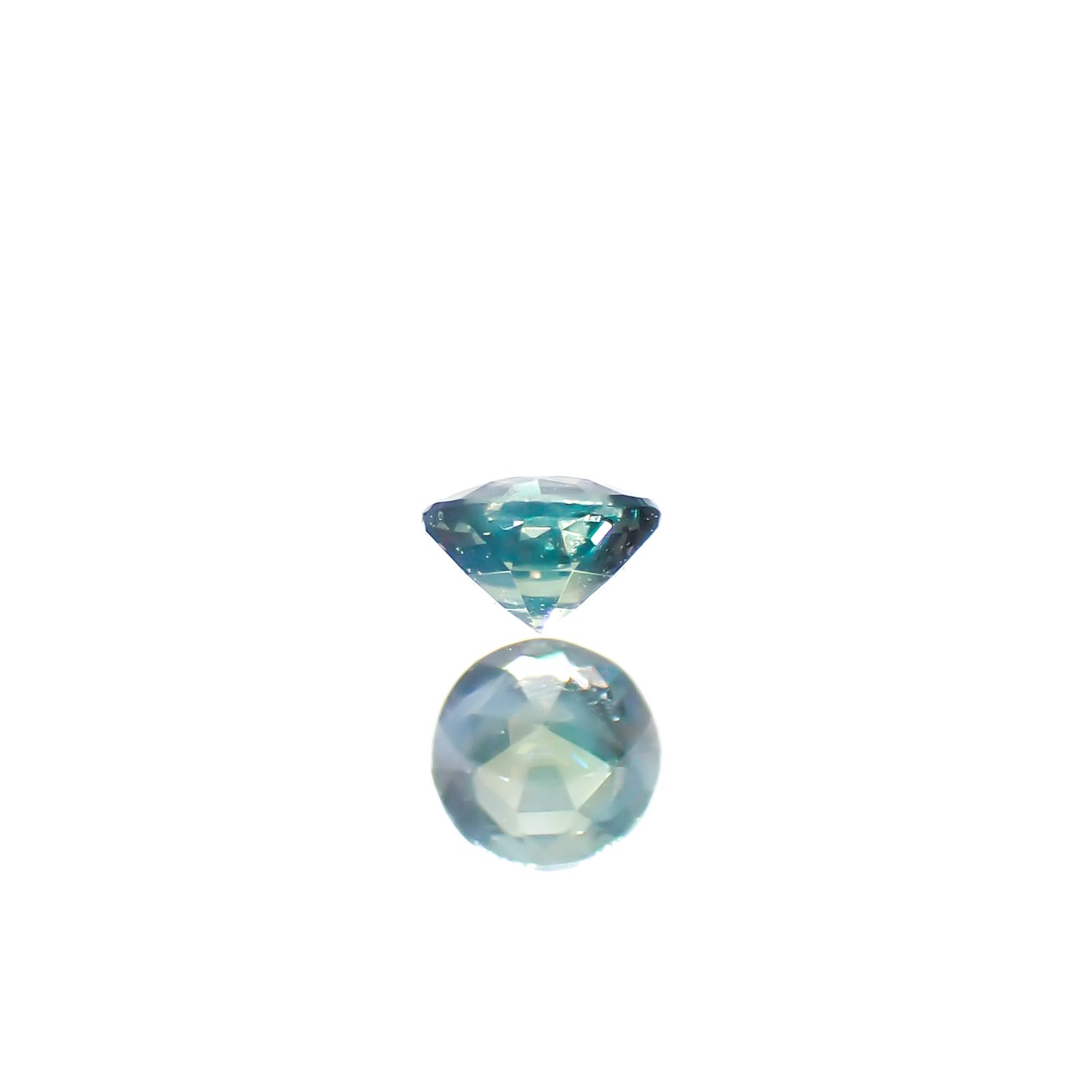 シルキーアレキサンドライト ブラジル産/EmeraldMains社製 0.052ct[240527619]2.4x2.3mm前後