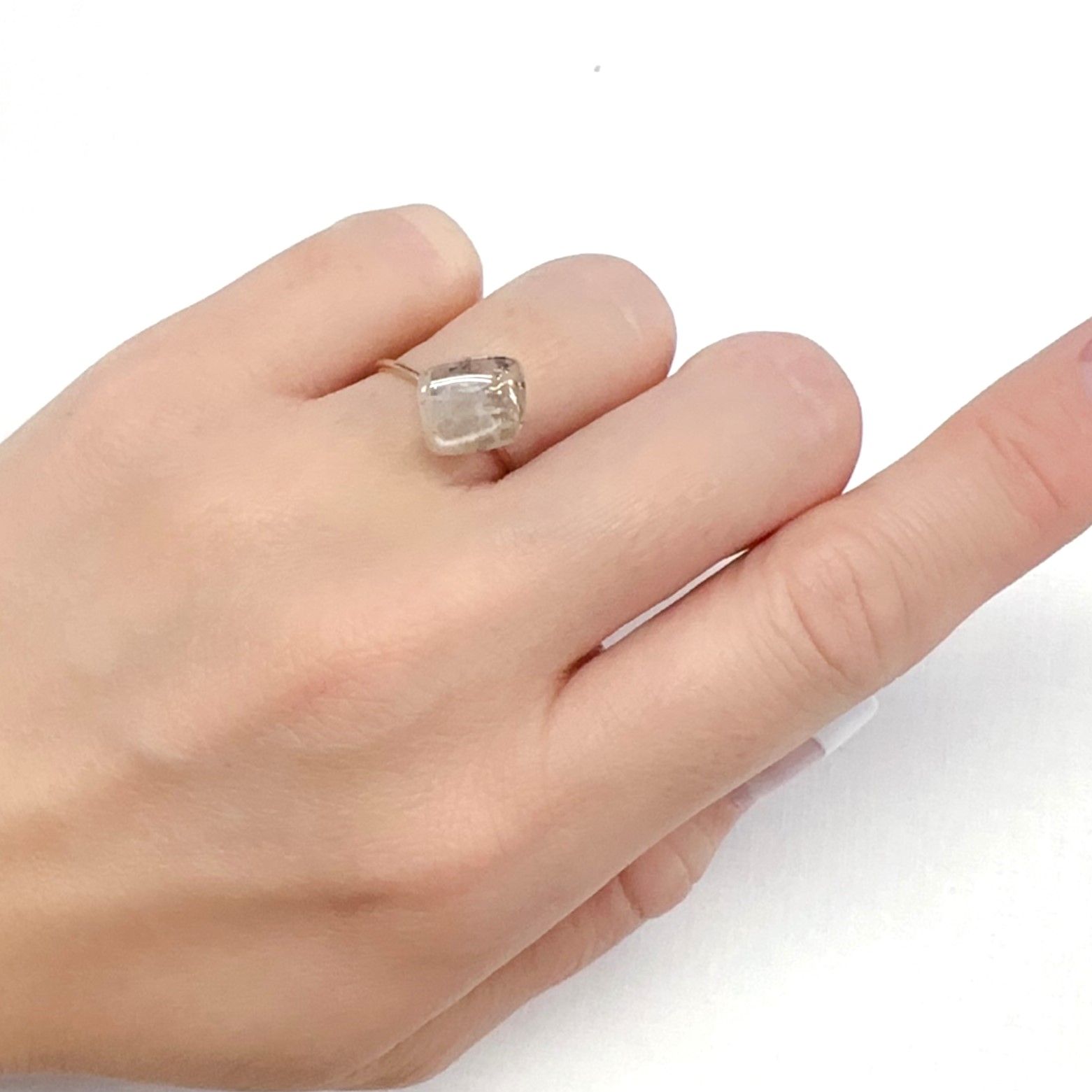 レインボーラティスサンストーン オーストラリア産 3.10ct[231225239]9.8x8.5mm前後