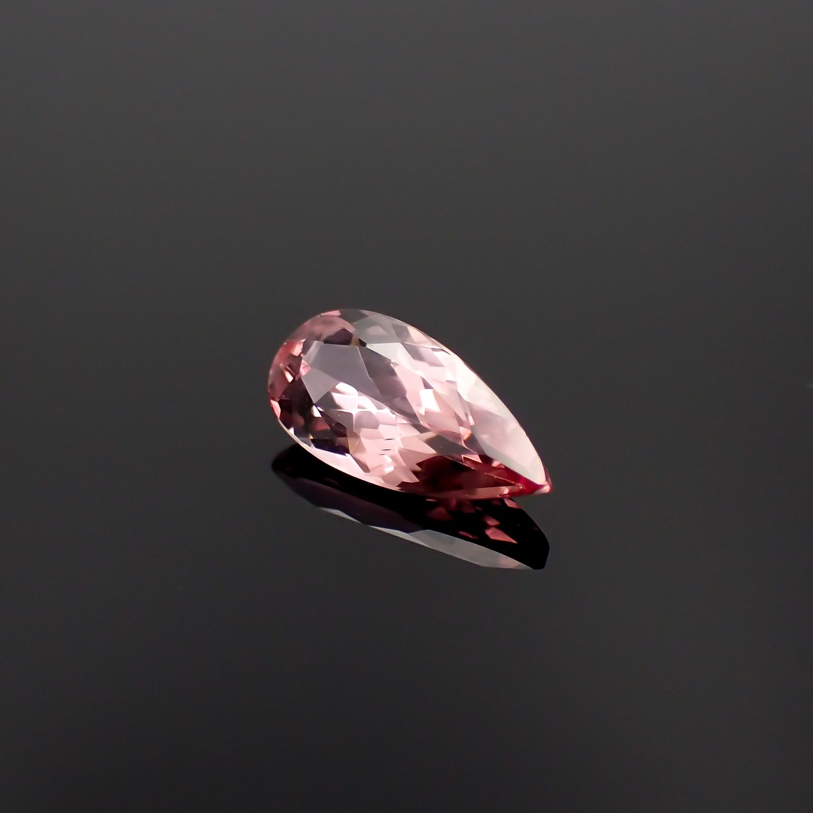 インペリアルトパーズ(宝石名トパーズ)ブラジル産 1.05ct 識別済[231024043]9.8x4.7mm前後