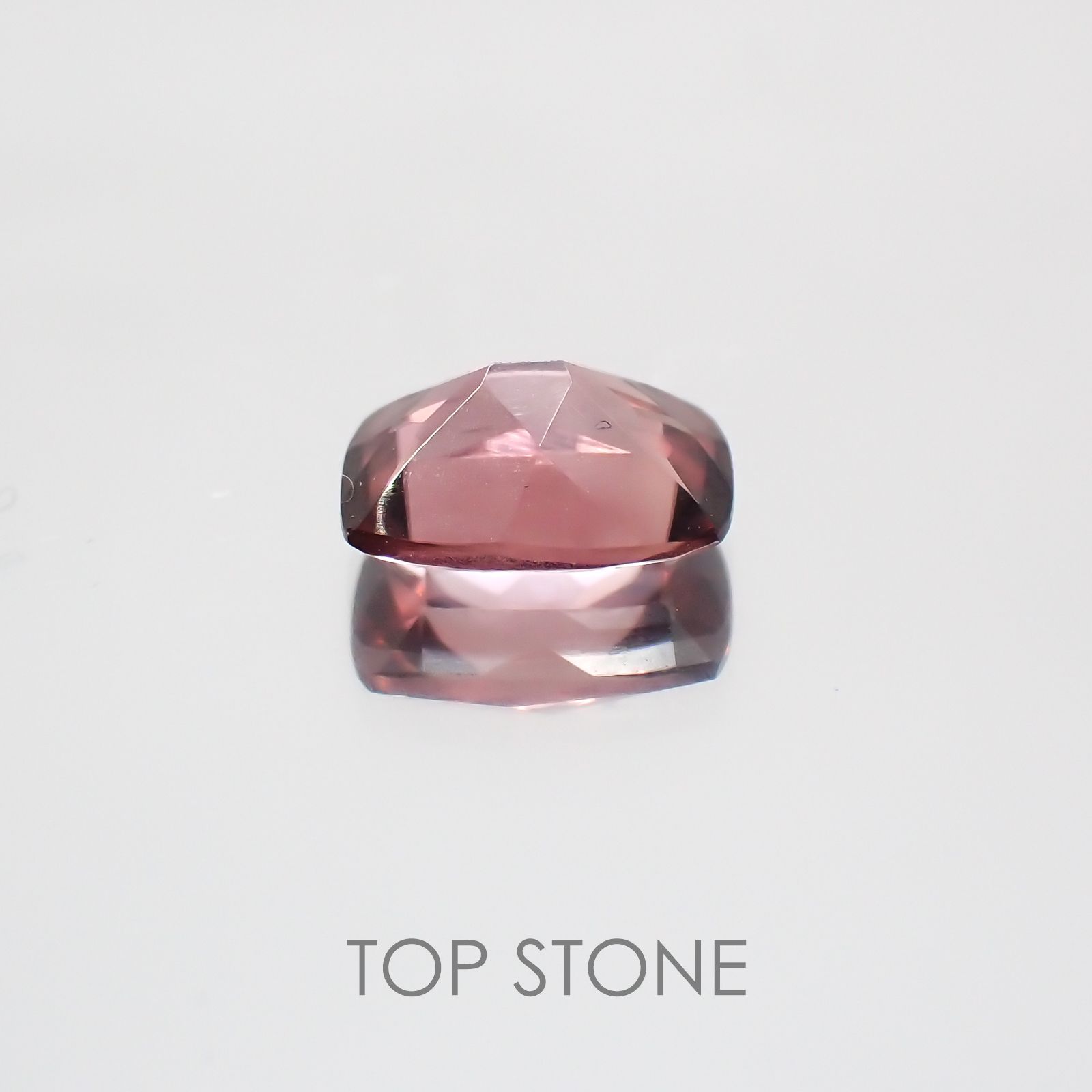 ピンクジルコン(宝石名ジルコン) スリランカ/カンボジア産 1.36ct 識別済[21029785]7.1×5.1mm前後