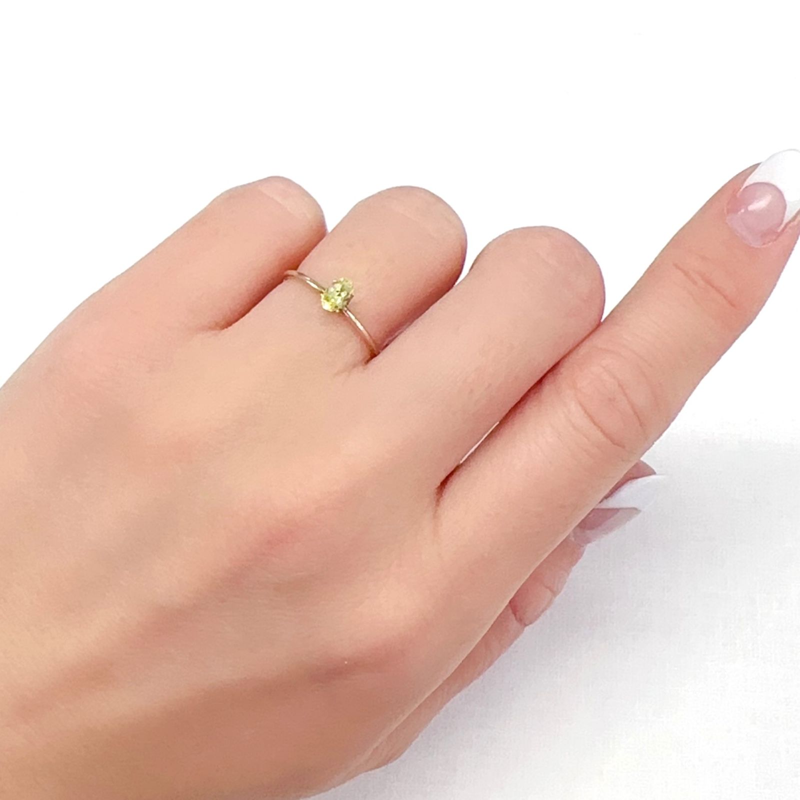 パロットクリソベリル(宝石名クリソベリル)インド産 0.31ct 識別済[231225181]5.1x3.1mm前後