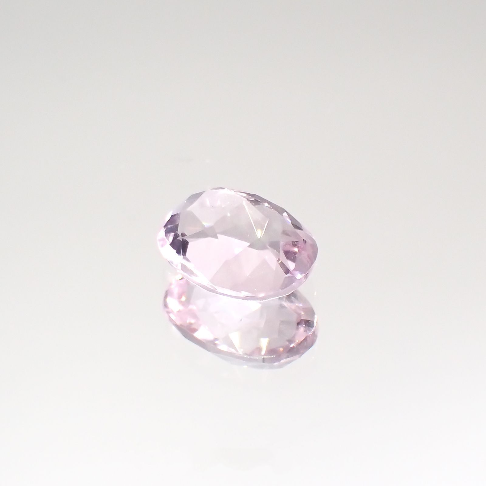 ピンクフローライト(宝石名フルオライト)ブラジル産 1.44ct 識別済[220115133]8x6.1mm前後