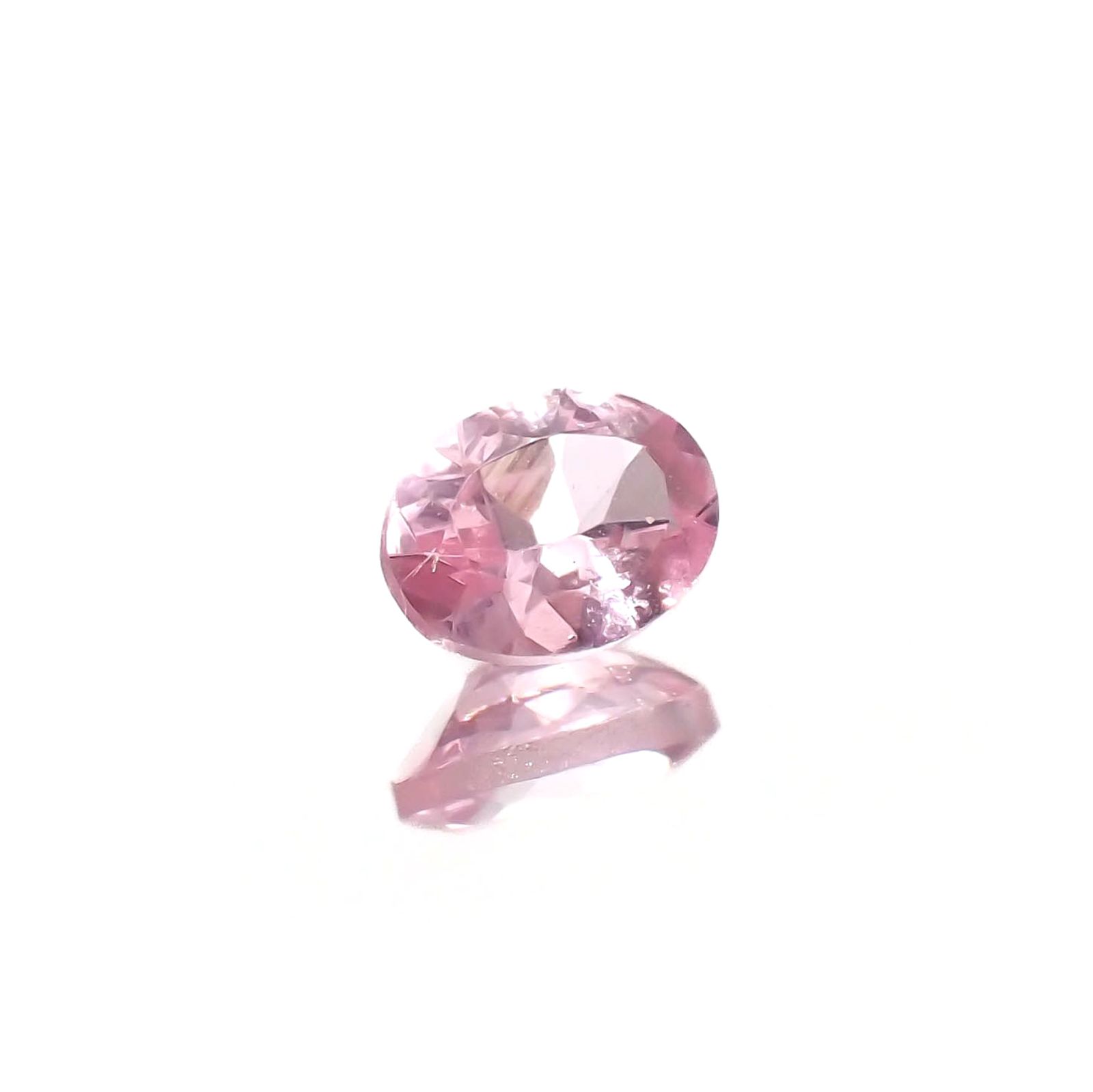 シルキーピンクスピネル タンザニア産 0.22ct / 4.1x3mm前後 [230421578]