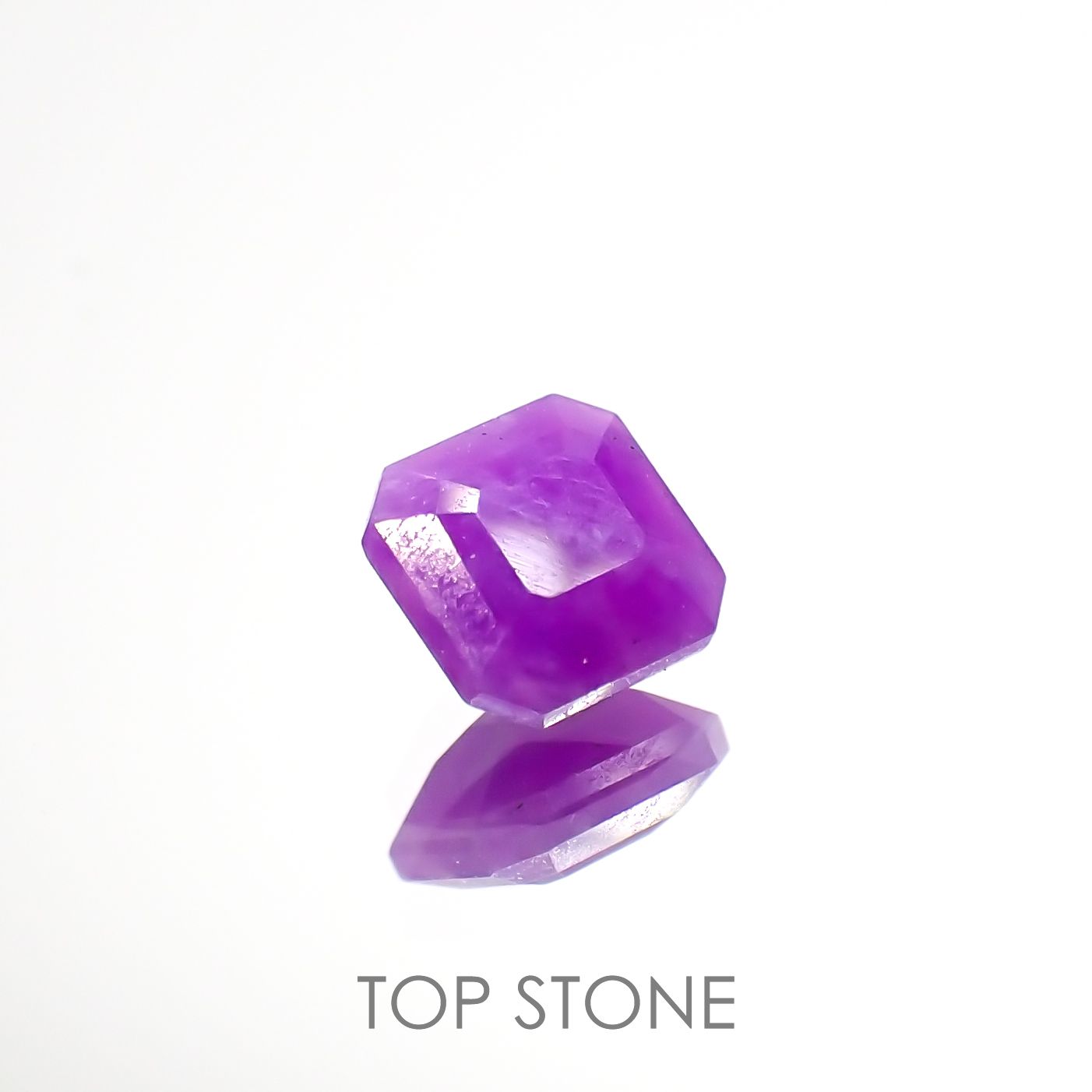 スギライト 南アフリカ産 0.34ct[221018321]4.3x4.2mm前後