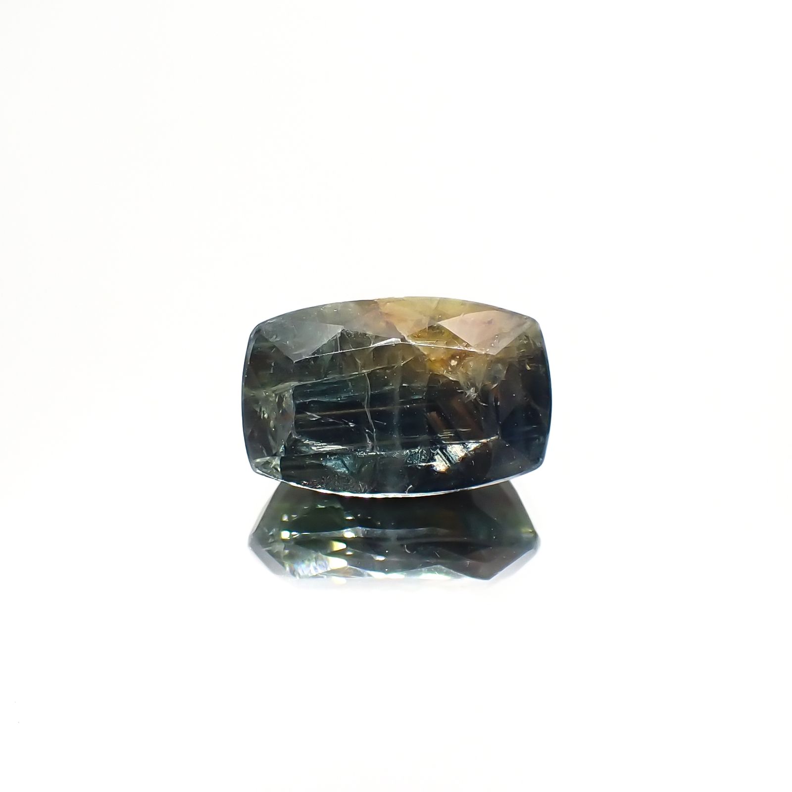 ゴールドシーンサファイア非加熱 ケニア産 9.97ct[230321339]14.2x9.1mm前後