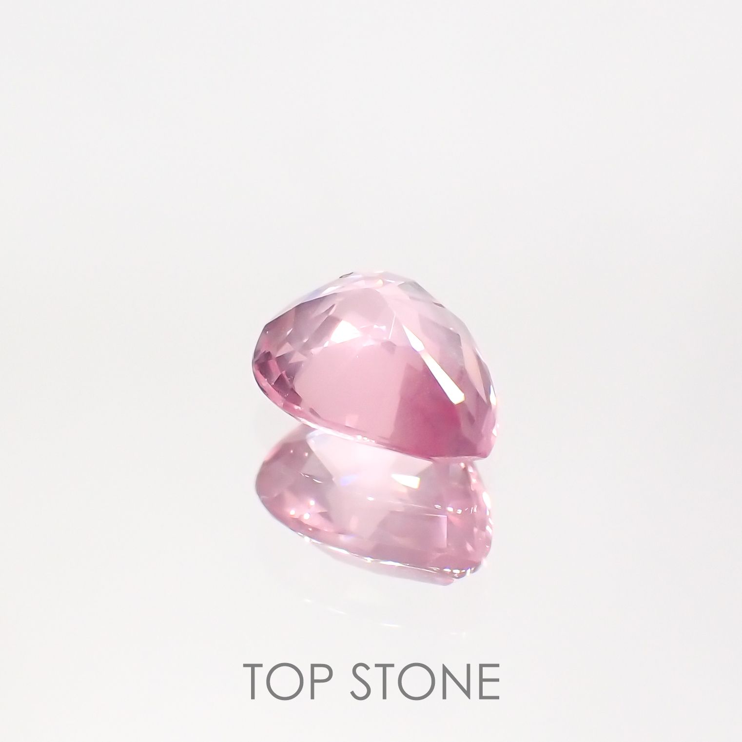 シルキーピンクスピネル(宝石名ピンク・スピネル) タンザニア産 0.60ct 識別済[210912904]6.2×4.9mm前後