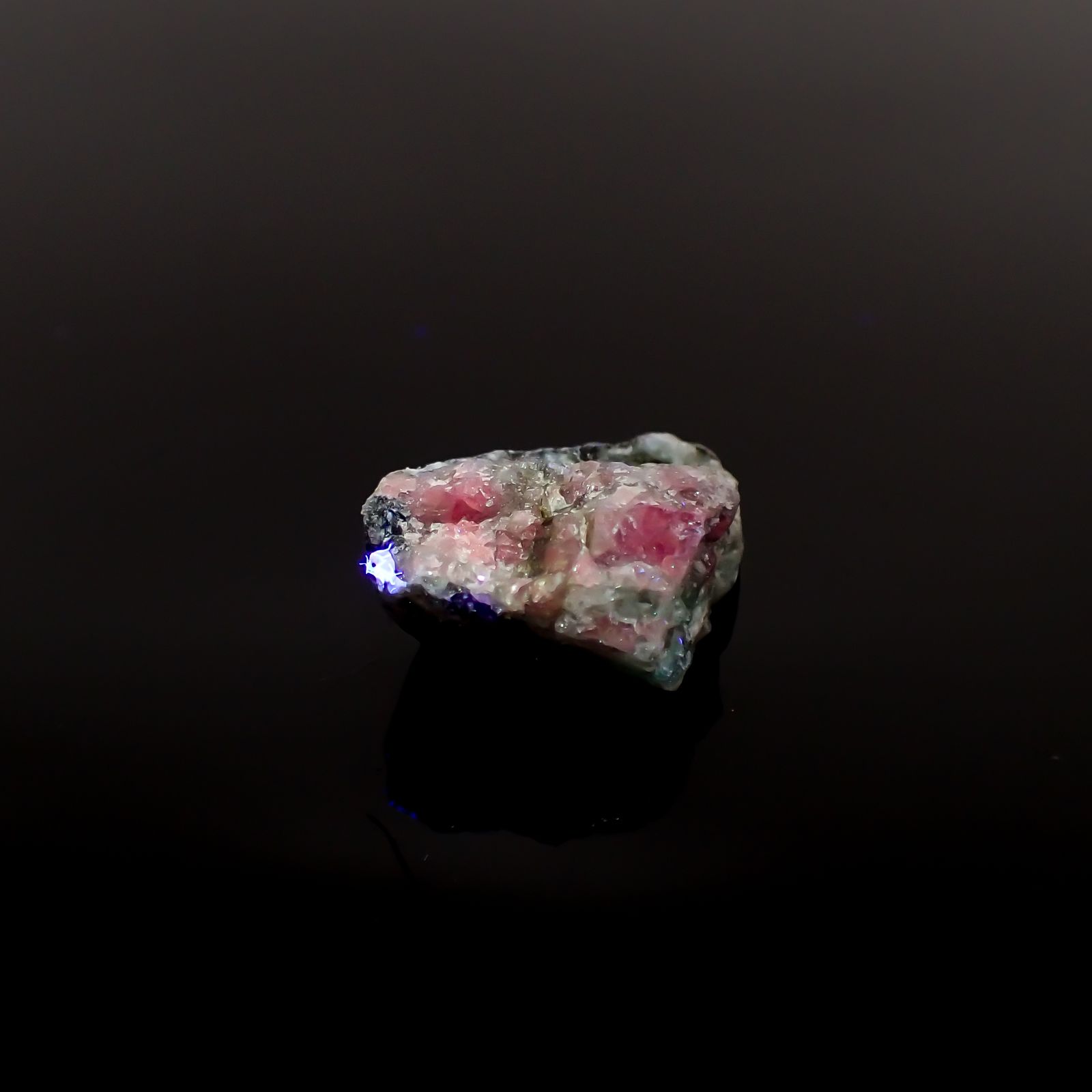 アレキサンドライト 原石 ロシア産 18.41ct[240427026]21.8x15mm前後