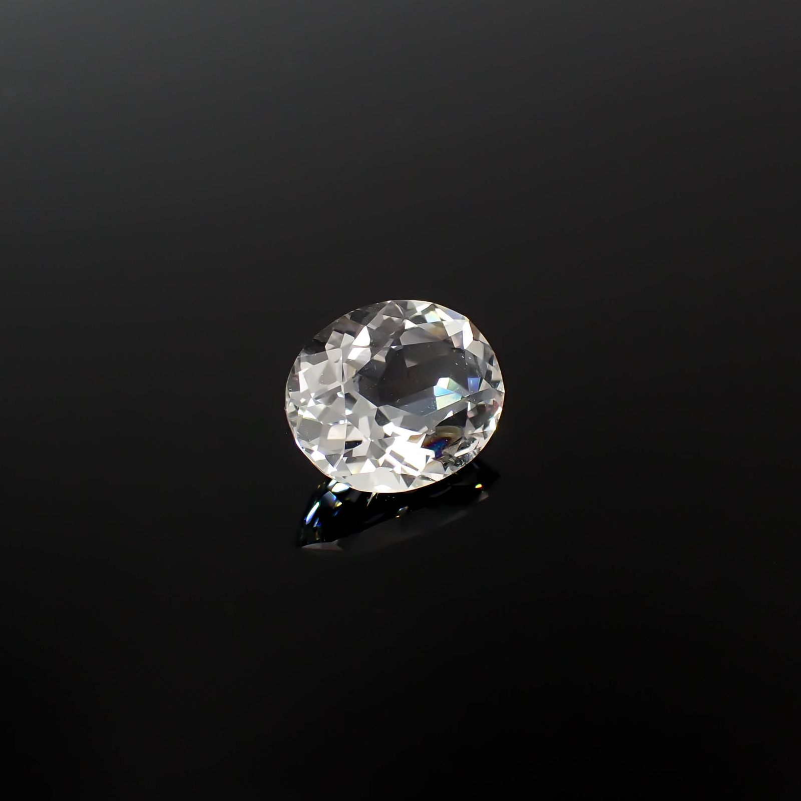 オーソクレース(宝石名ホワイト・オーソクレース)マダガスカル産 2.94ct 識別済[240627999]11x9mm前後