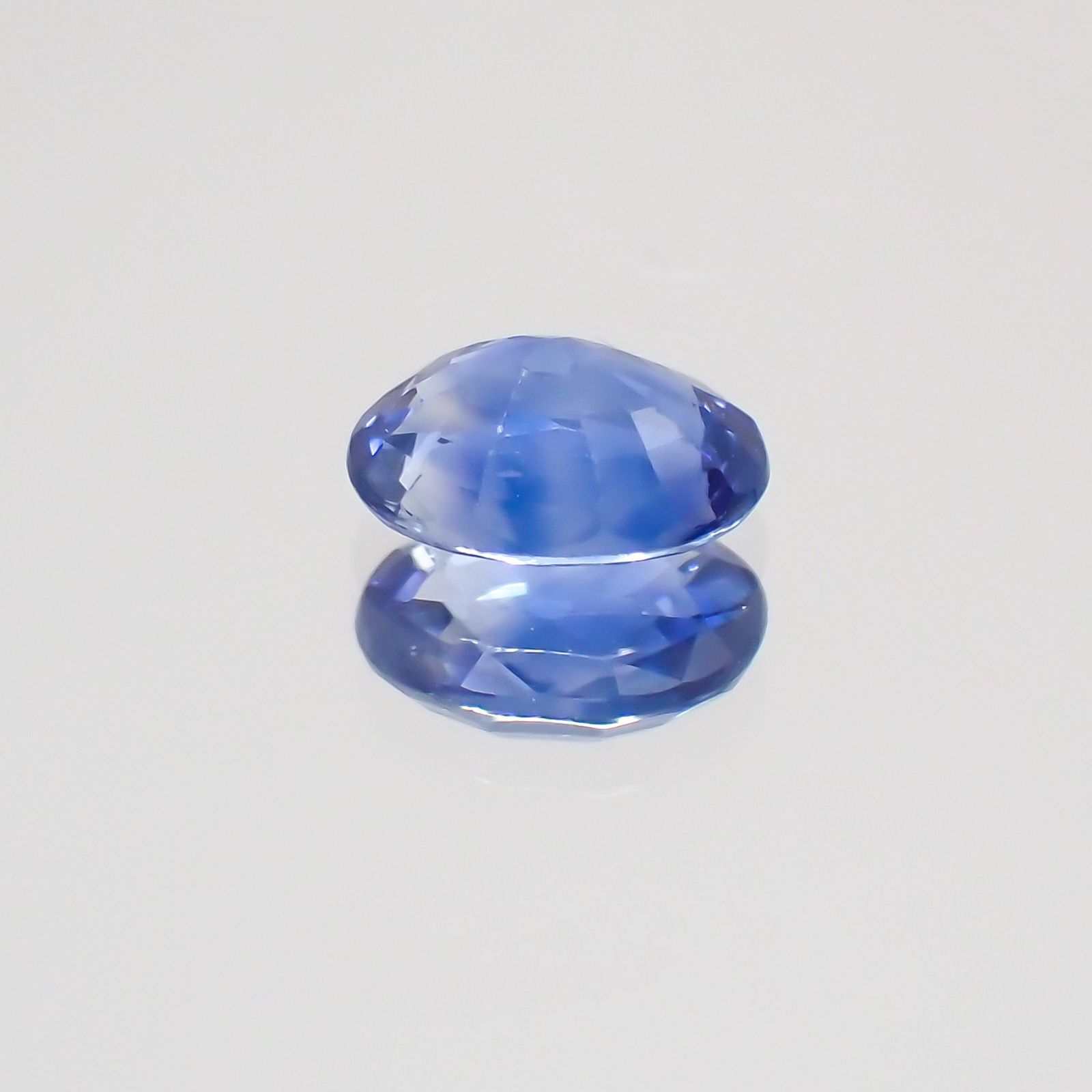 サファイア マダガスカル・スリランカ産 ルース 0.42ct[21028709]5.1×4mm前後