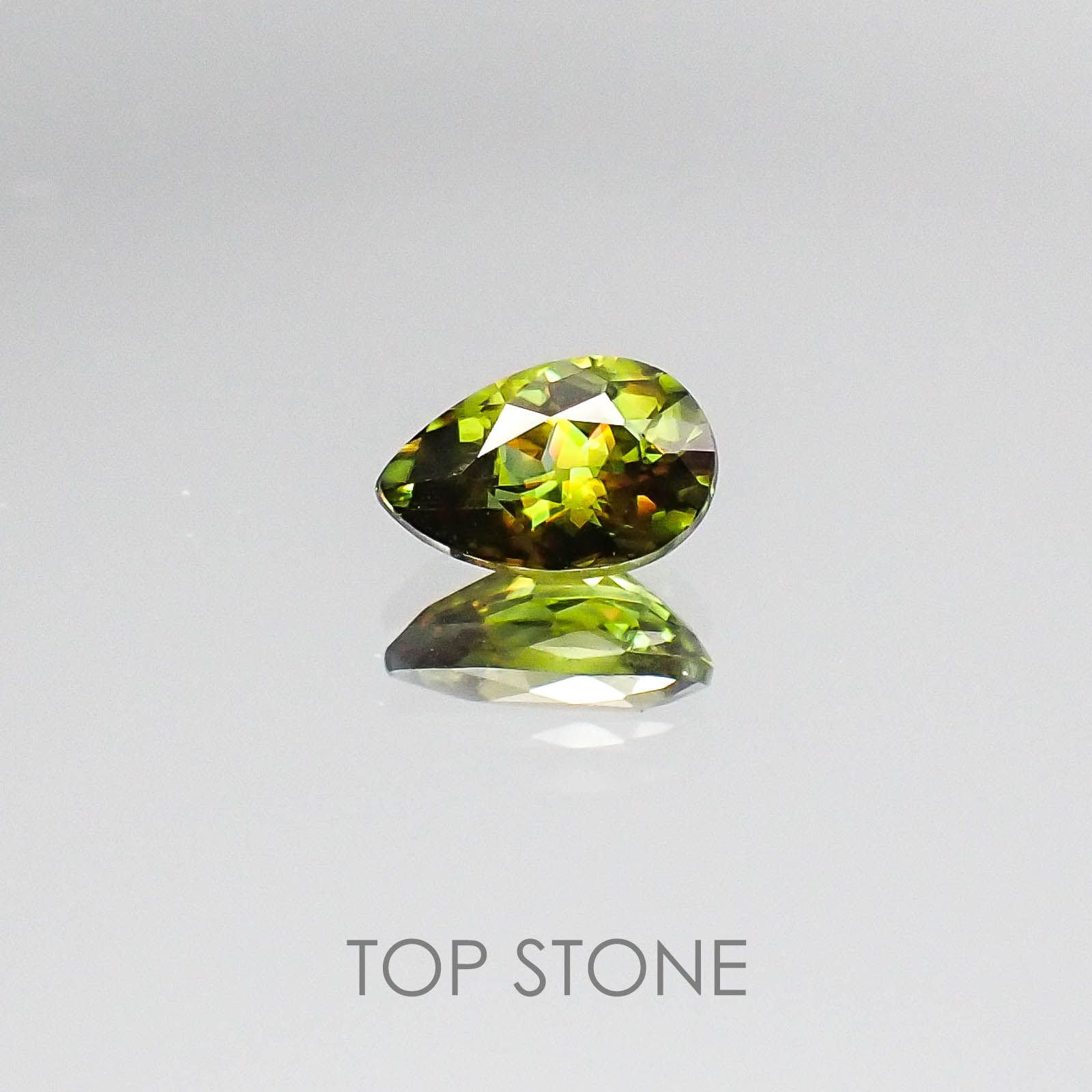 スフェーン パキスタン産 ルース 0.52ct[20073867]6.2×4mm前後