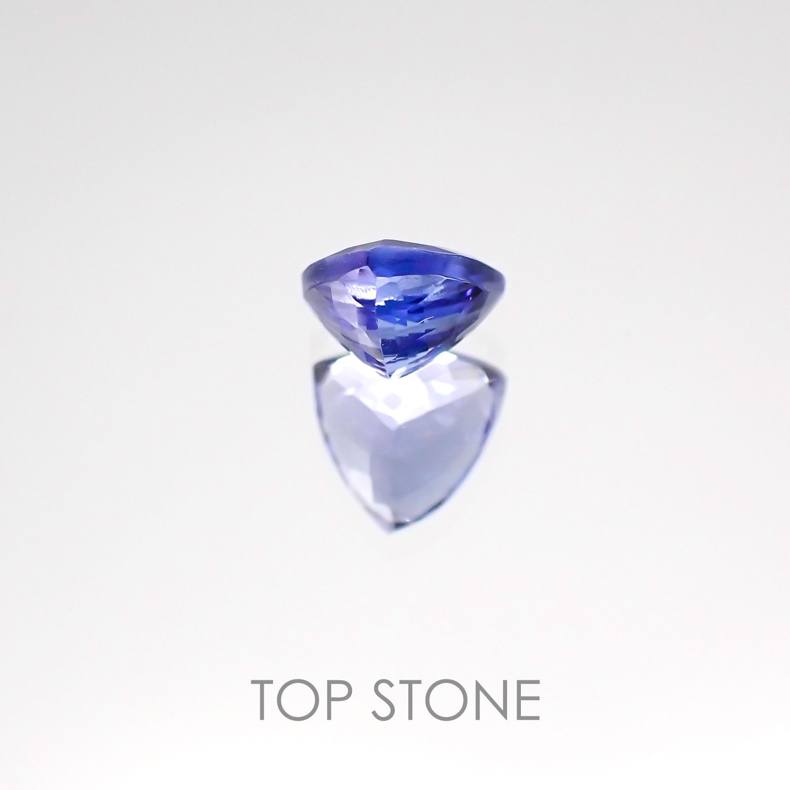 タンザナイト(ゾイサイト) タンザニア産 ルース 0.56ct[20117197]5.3×5.4mm前後