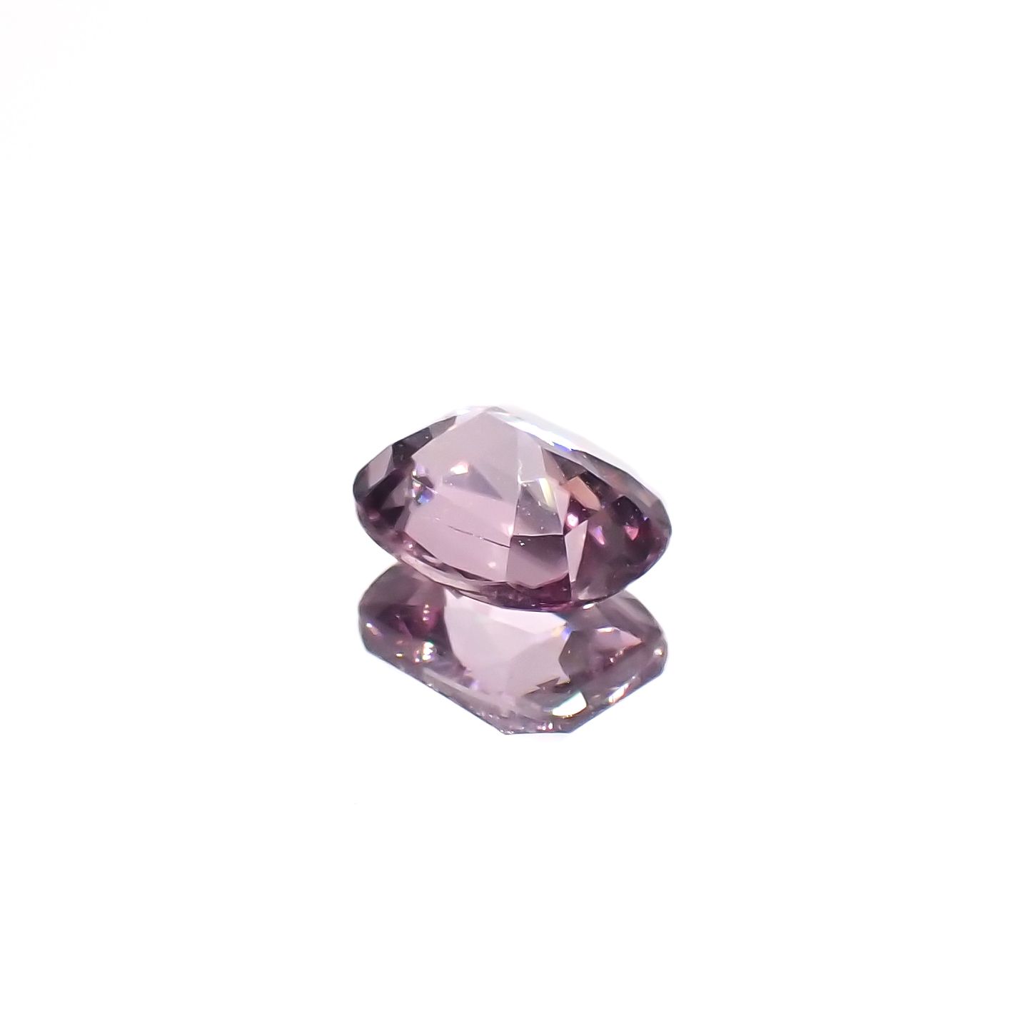 カラーシフト ピンクダイアスポア アフガニスタン産 0.95ct[240326995]6.7x5.1mm前後
