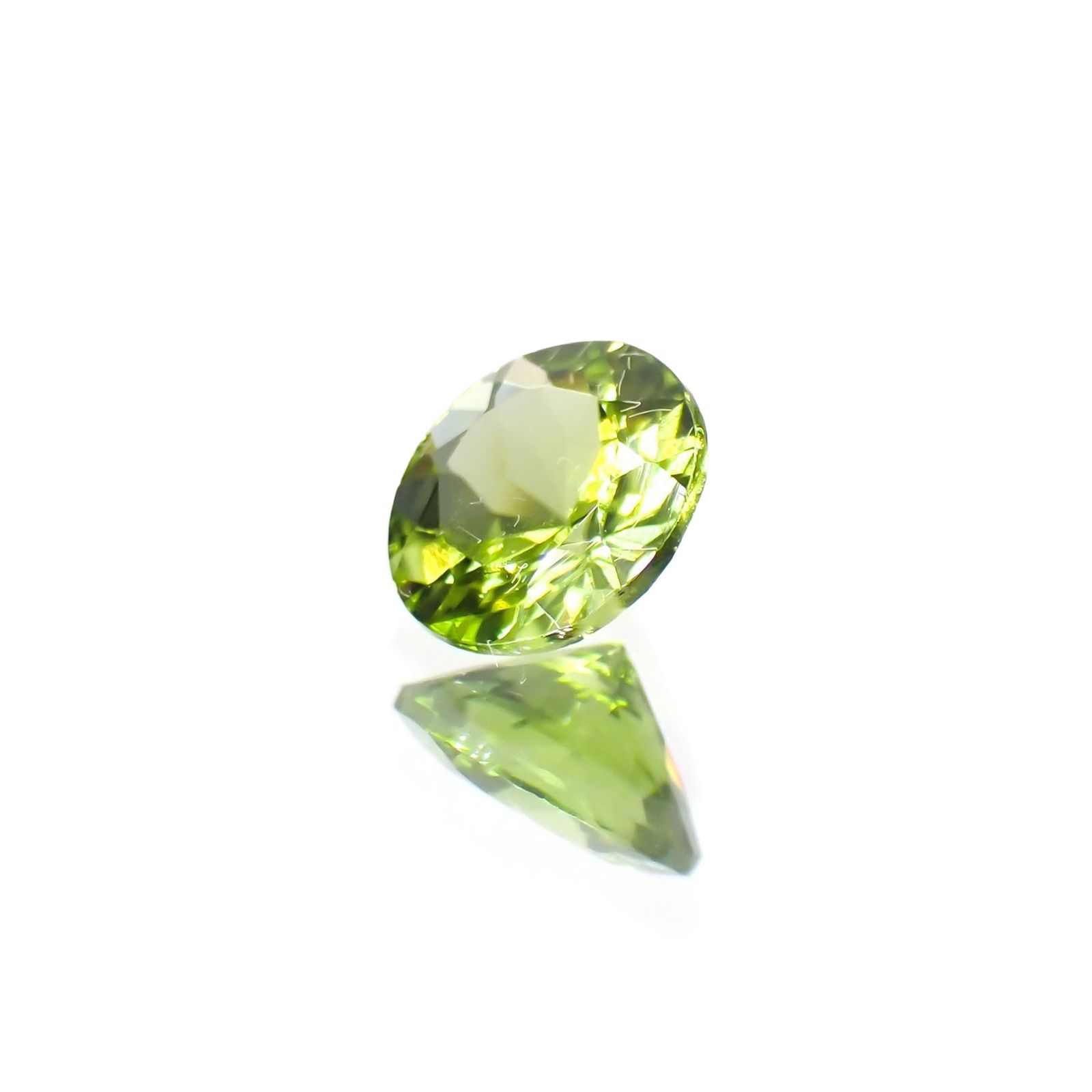 ペリドット(宝石名ペリドット) パキスタン産 識別済 1.10ct / 6.8x6.8mm前後 [211013090]