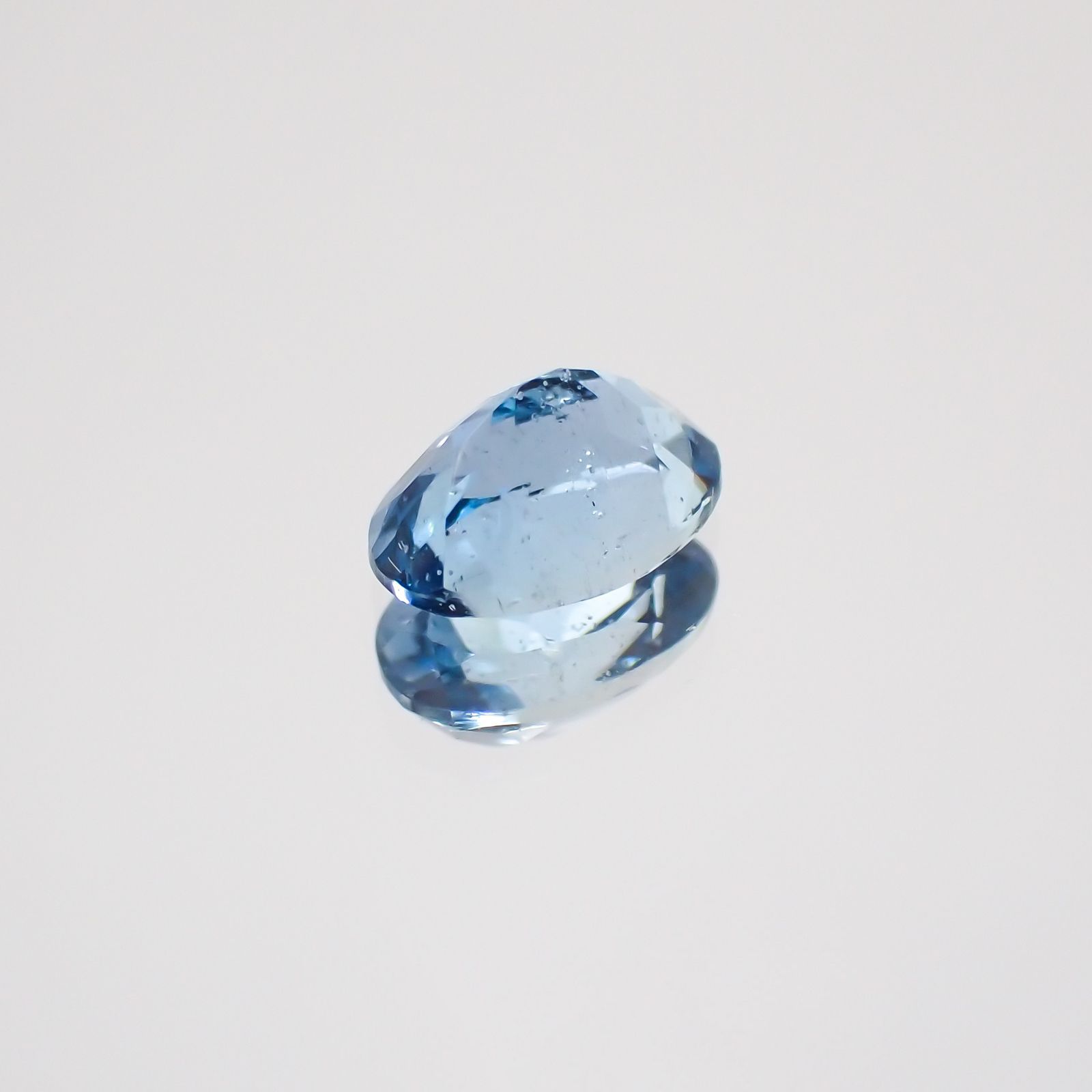 サンタマリアアクアマリン(宝石名アクアマリン) ブラジル産 0.45ct 識別済[21019122]6.1×4mm前後