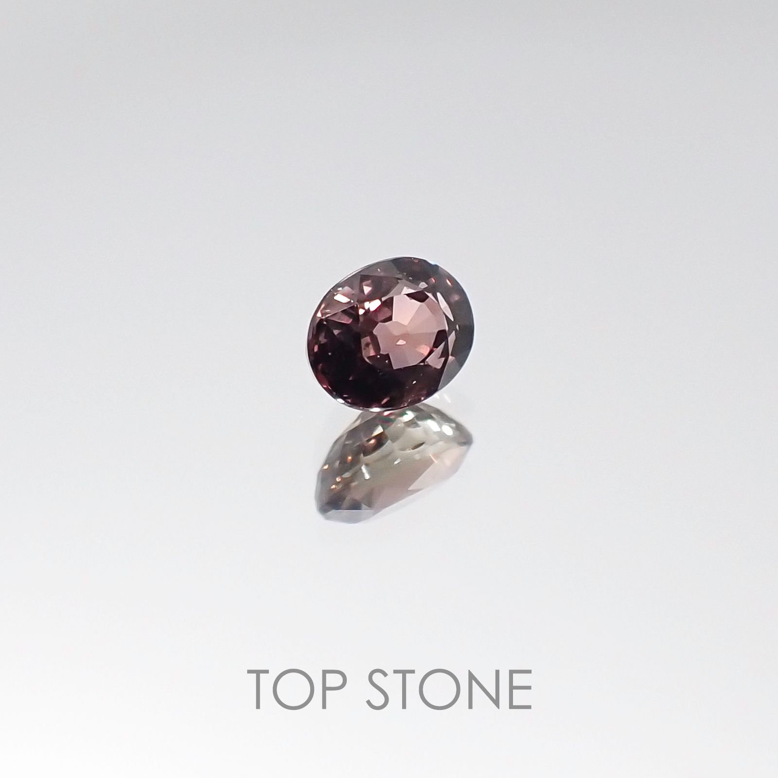 カラーチェンジサファイア非加熱(宝石名サファイア) タンザニア産 0.43ct 識別済[20106018]4.7×3.6mm前後