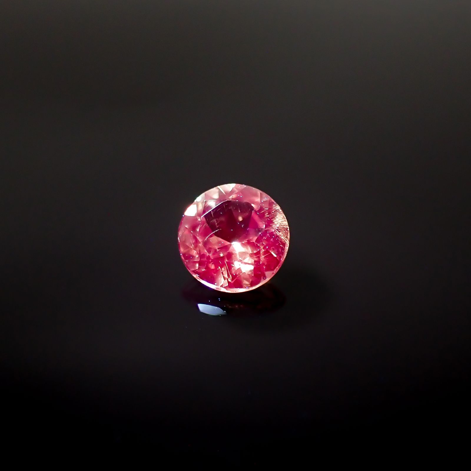 ドラゴンガーネット タンザニア産 0.52ct[240326652]4.9x4.9mm前後