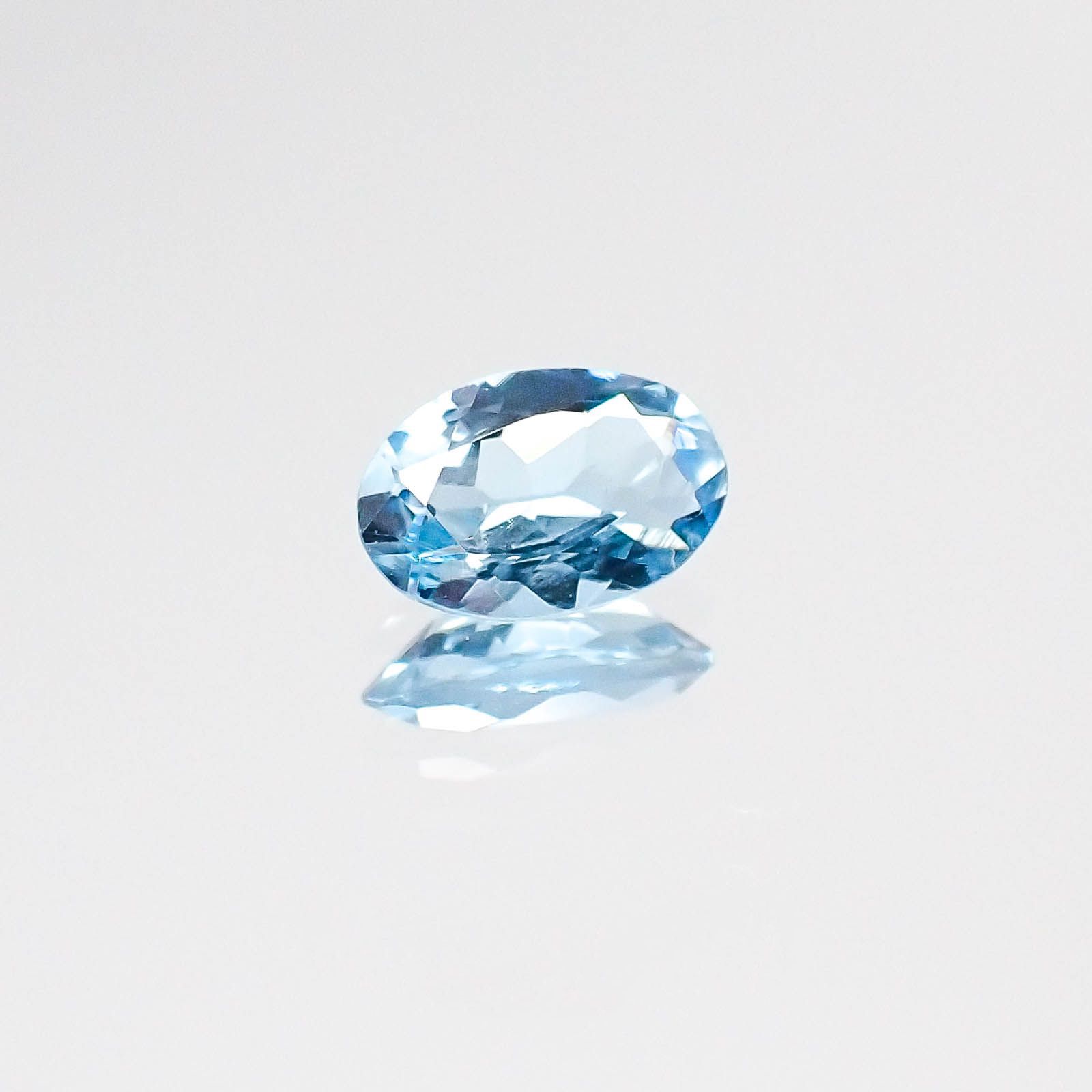 アクアマリン サンタマリアカラー(宝石名アクアマリン)モザンビーク産 0.35ct 識別済[230622259]6.1x4mm前後