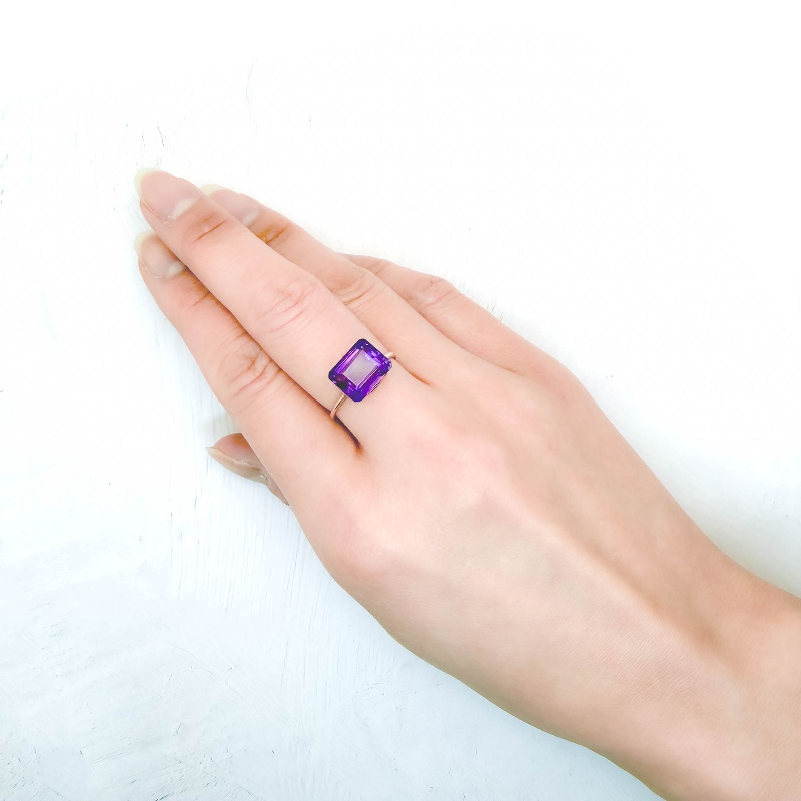 カラーシフトアメジスト ブラジル/ウルグアイ産 3.87ct / 10.2x8.2mm前後 [260131633]