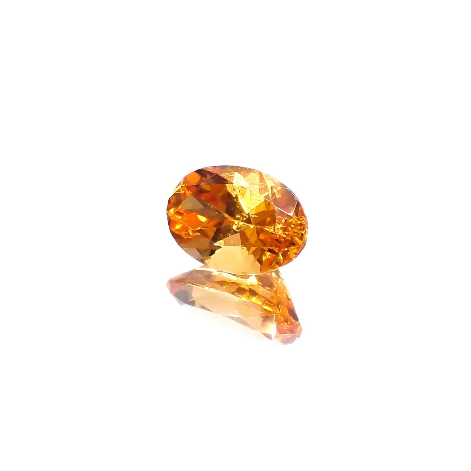 スペサルティンガーネット マンダリンオレンジカラー(宝石名ガーネット)ナイジェリア産 0.72ct 識別済[230923391]6.4x4.3mm前後