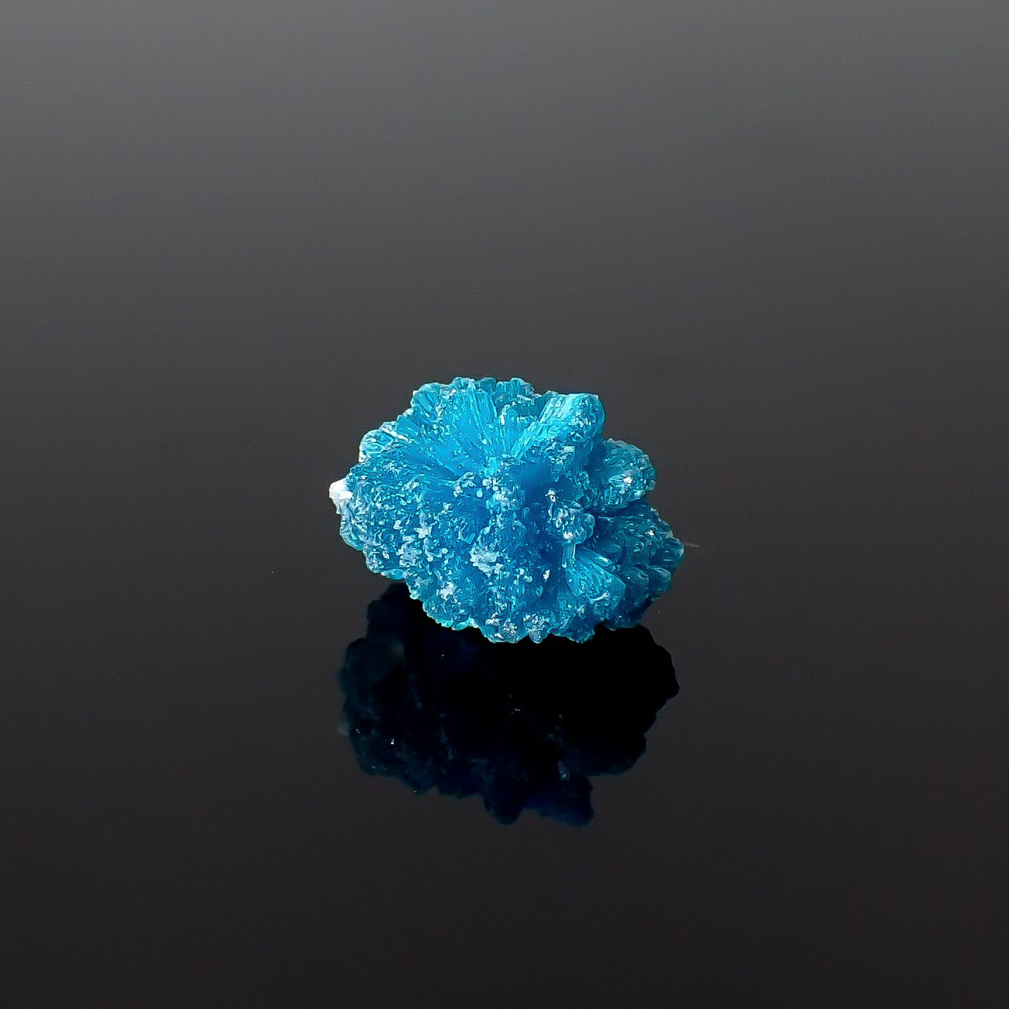 カバンサイト原石 インド産 2.73ct / 10.8x9.4mm前後 [260431953]