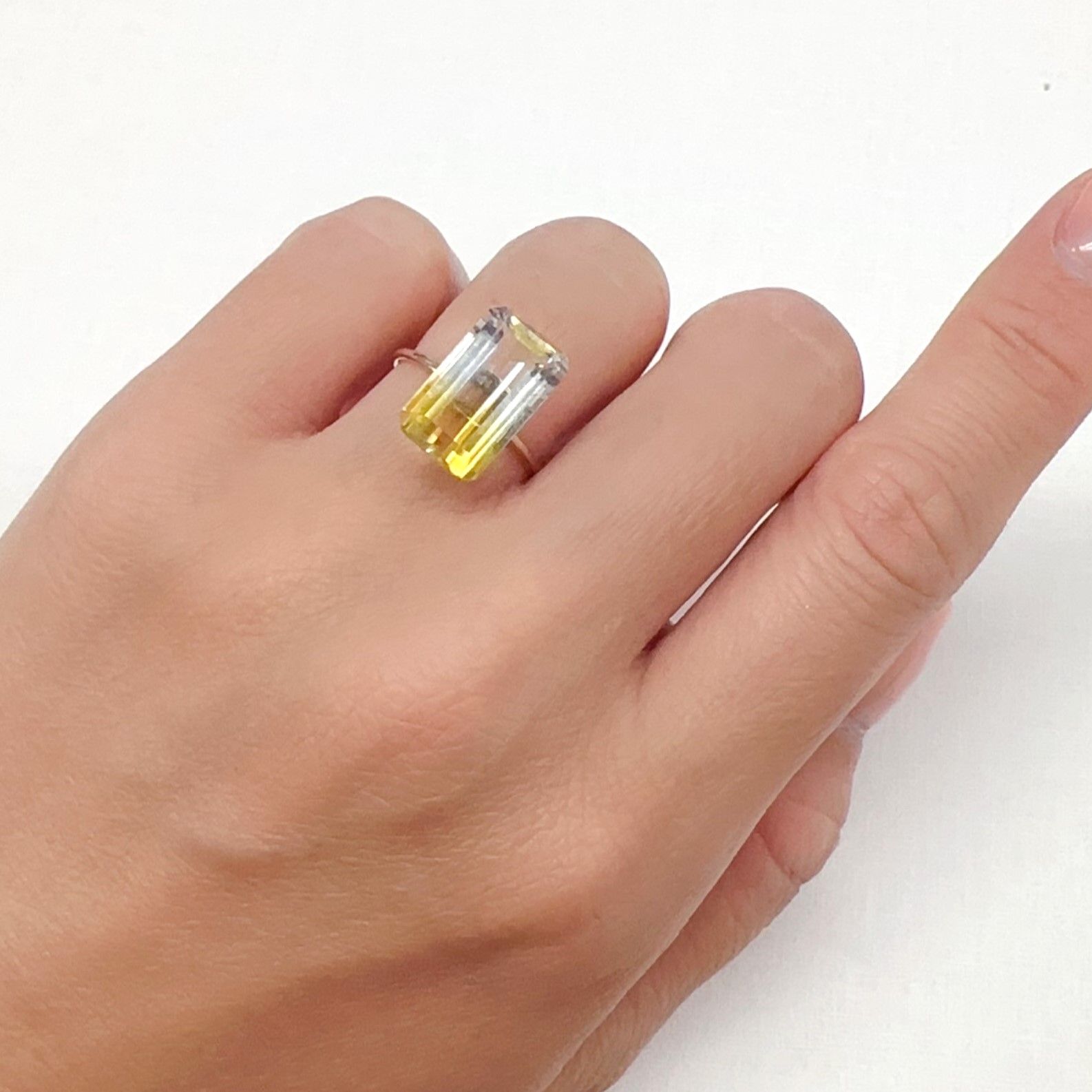 バイカラーシトリン ブラジル・ミナスジェライス州産 6.05ct[240326460]14.1x8.5mm前後
