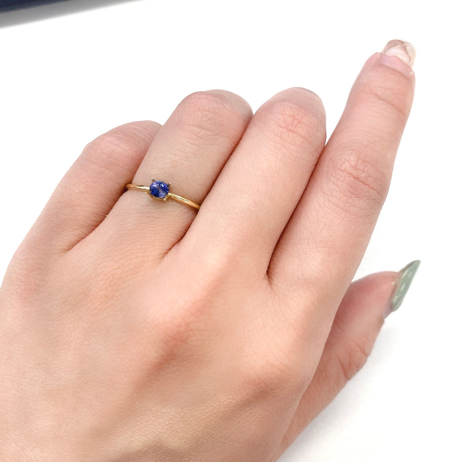 バイカラーサファイア(宝石名バイカラー・サファイア) タンザニア産 0.28ct 識別済[210410587]3.9×3.2mm前後