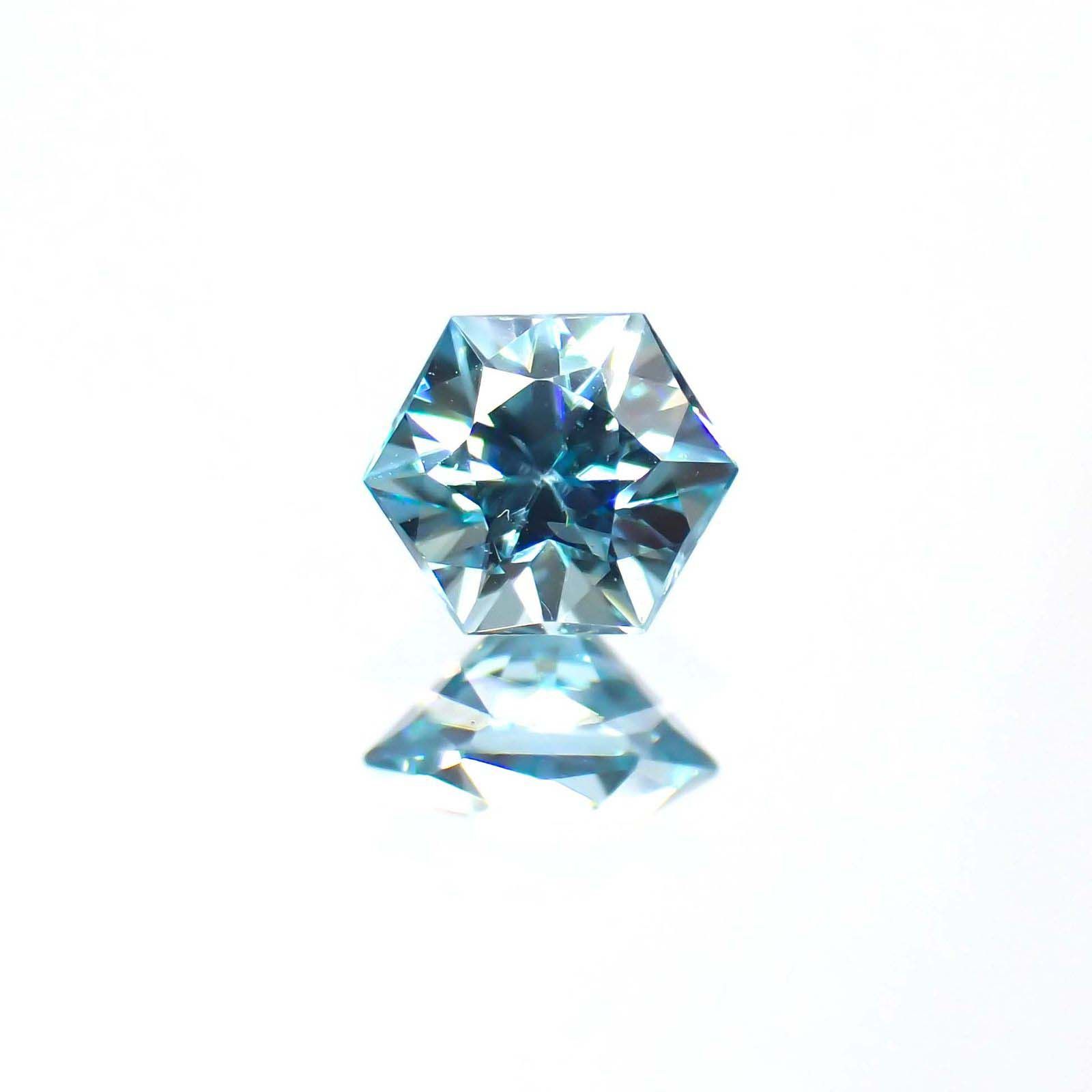 ◇ヘキサゴンカット◇ブルージルコン(宝石名ジルコン) カンボジア産 0.78ct 識別済[211013365]4.8×4.8mm前後