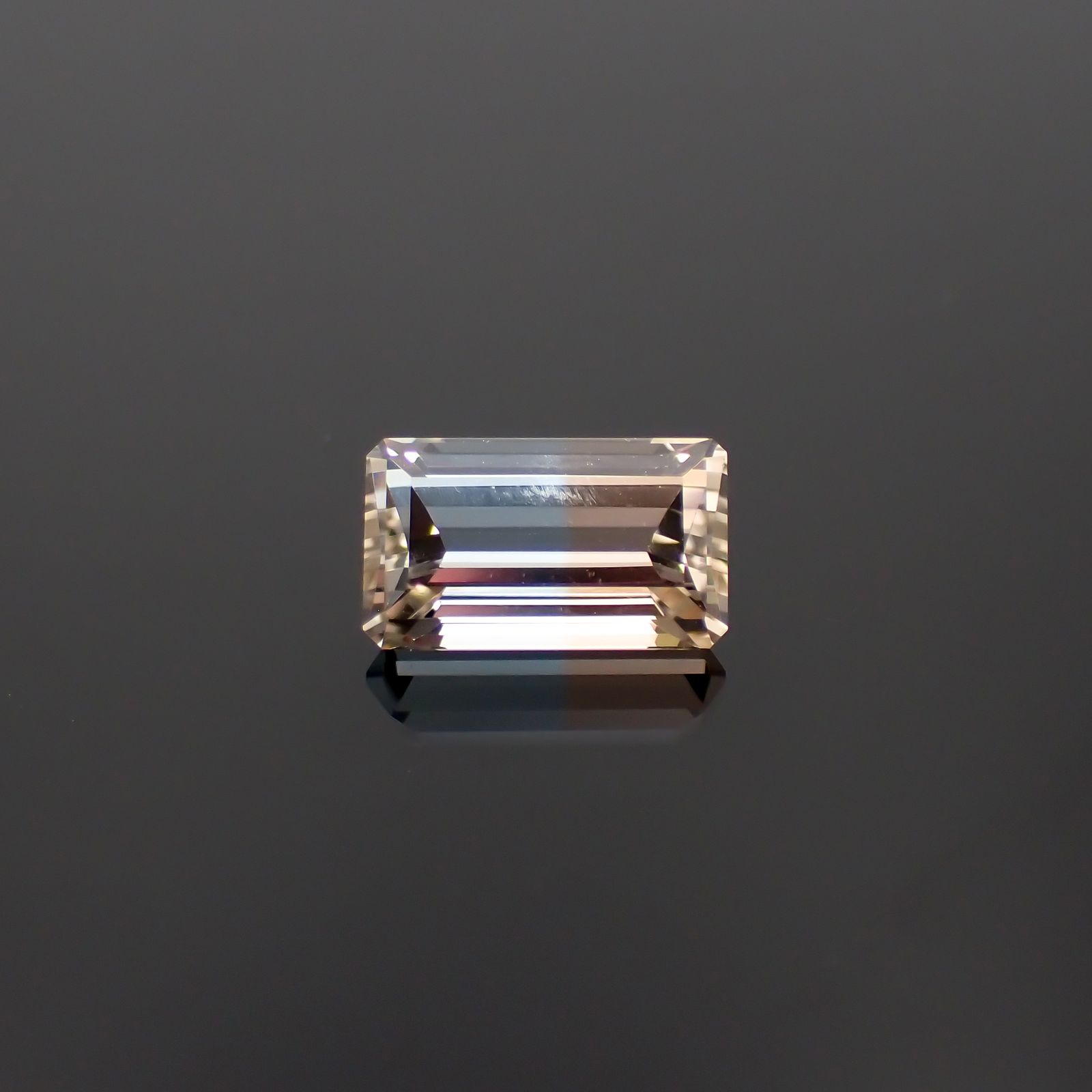 バイカラートパーズ ウクライナ産 2.46ct[231224891]9.3x5.5mm前後