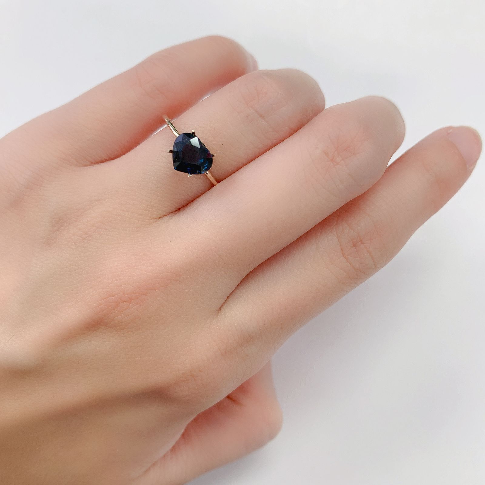 コバルトブルースピネル(宝石名ブルー・スピネル)スリランカ産 1.438ct ソ付(日独)[220113831]6.49x7.54mm前後