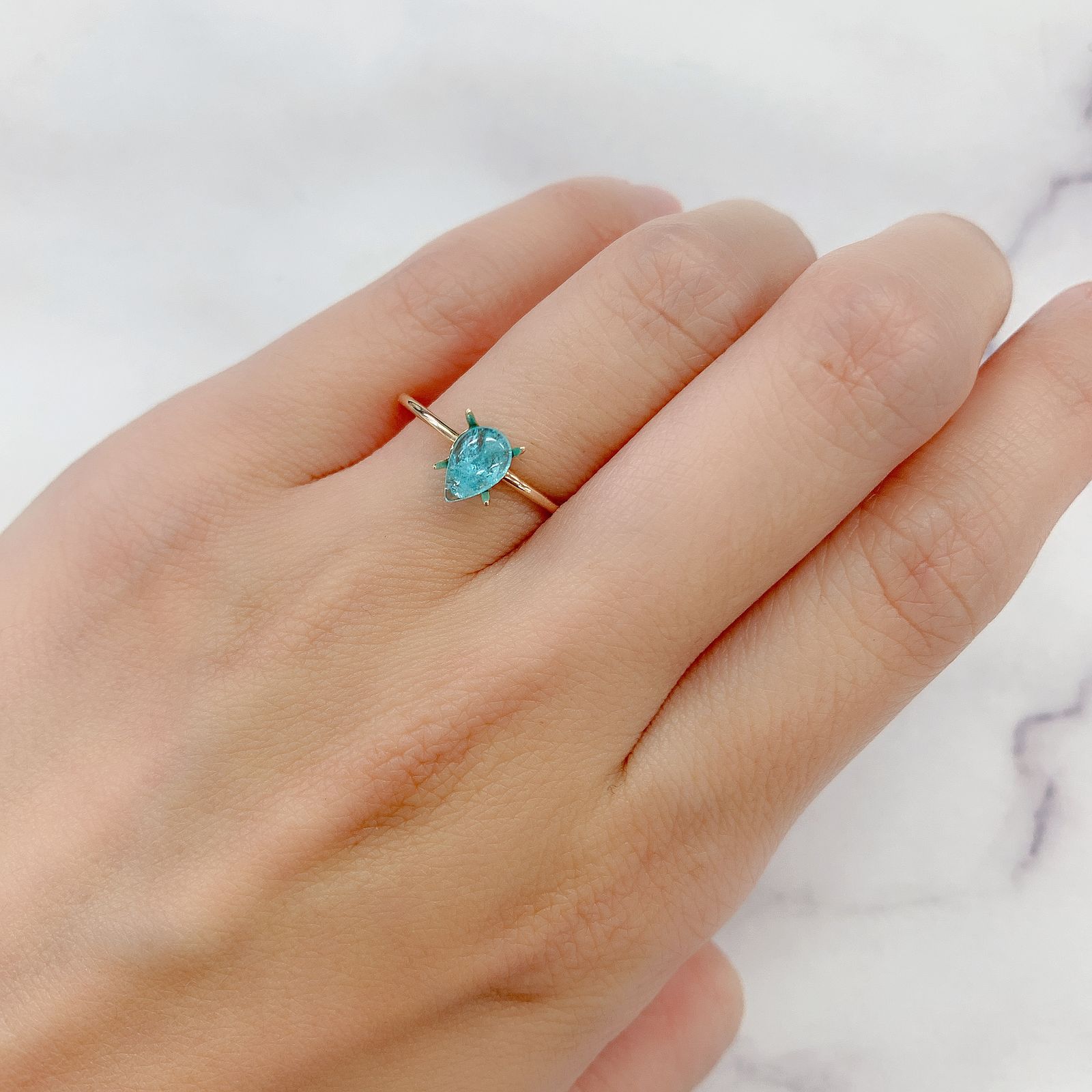 パライバトルマリン(宝石名トルマリン/別名パライバ・トルマリン) ブラジル・キントス鉱山産 0.425ct ソ付(宝貴協)[210711753]6.6×4.4mm前後