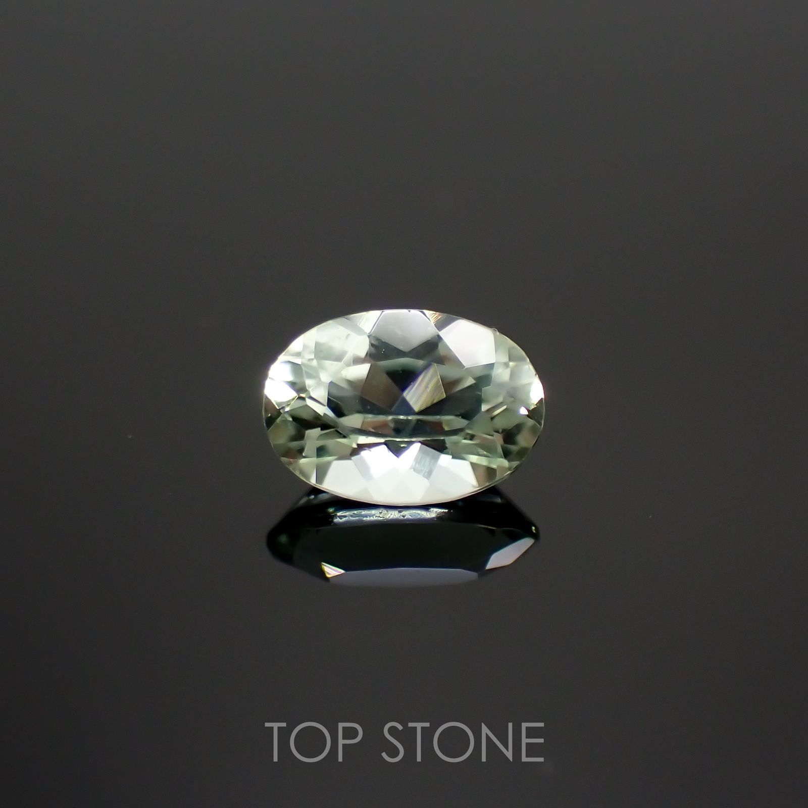 モンテブラサイト(宝石名モンテブラサイト)マダガスカル産 0.72ct 識別済[220115204]6.8x4.8mm前後