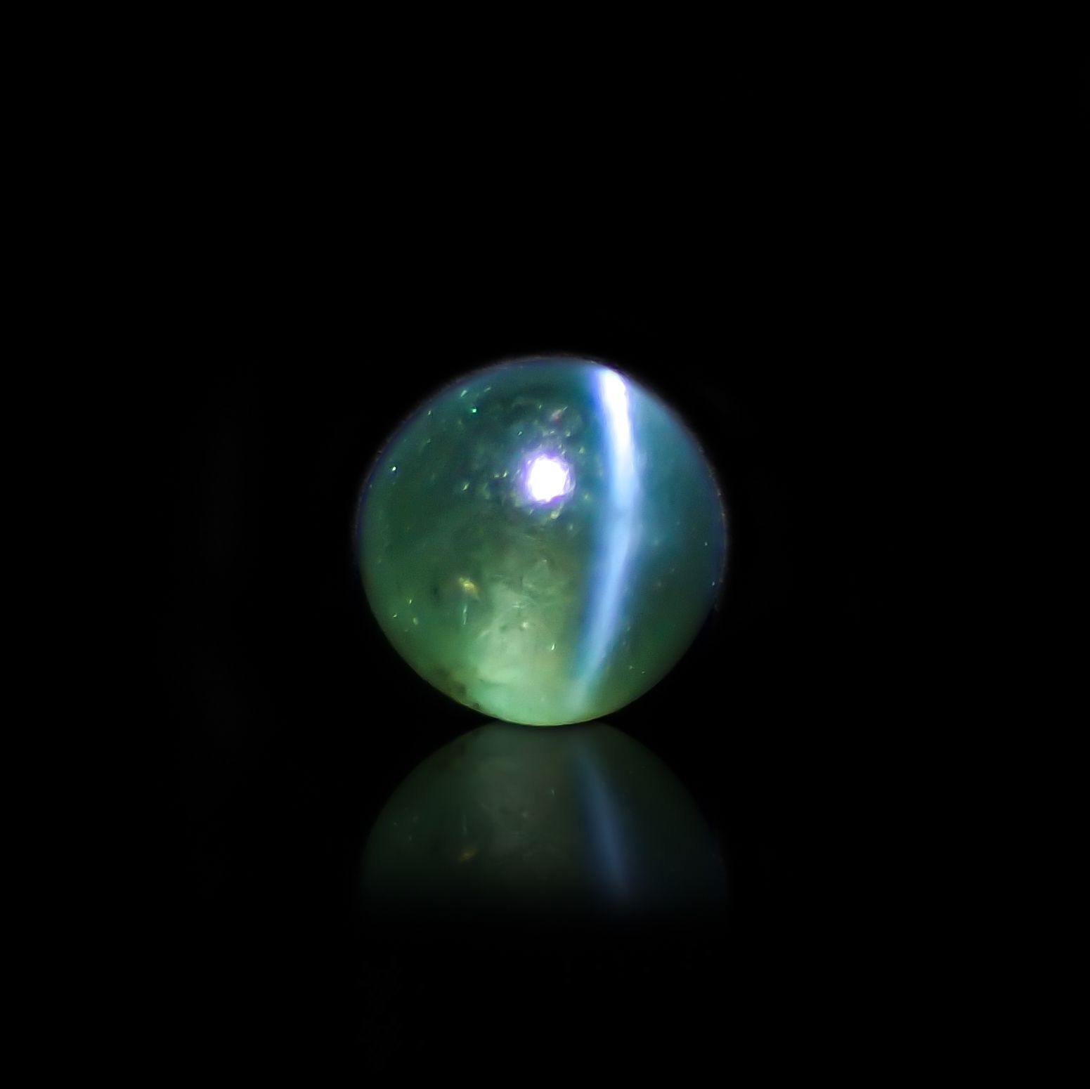 アレキサンドライトキャッツアイ インド産 0.36ct[220114064]3.6x3.6mm前後