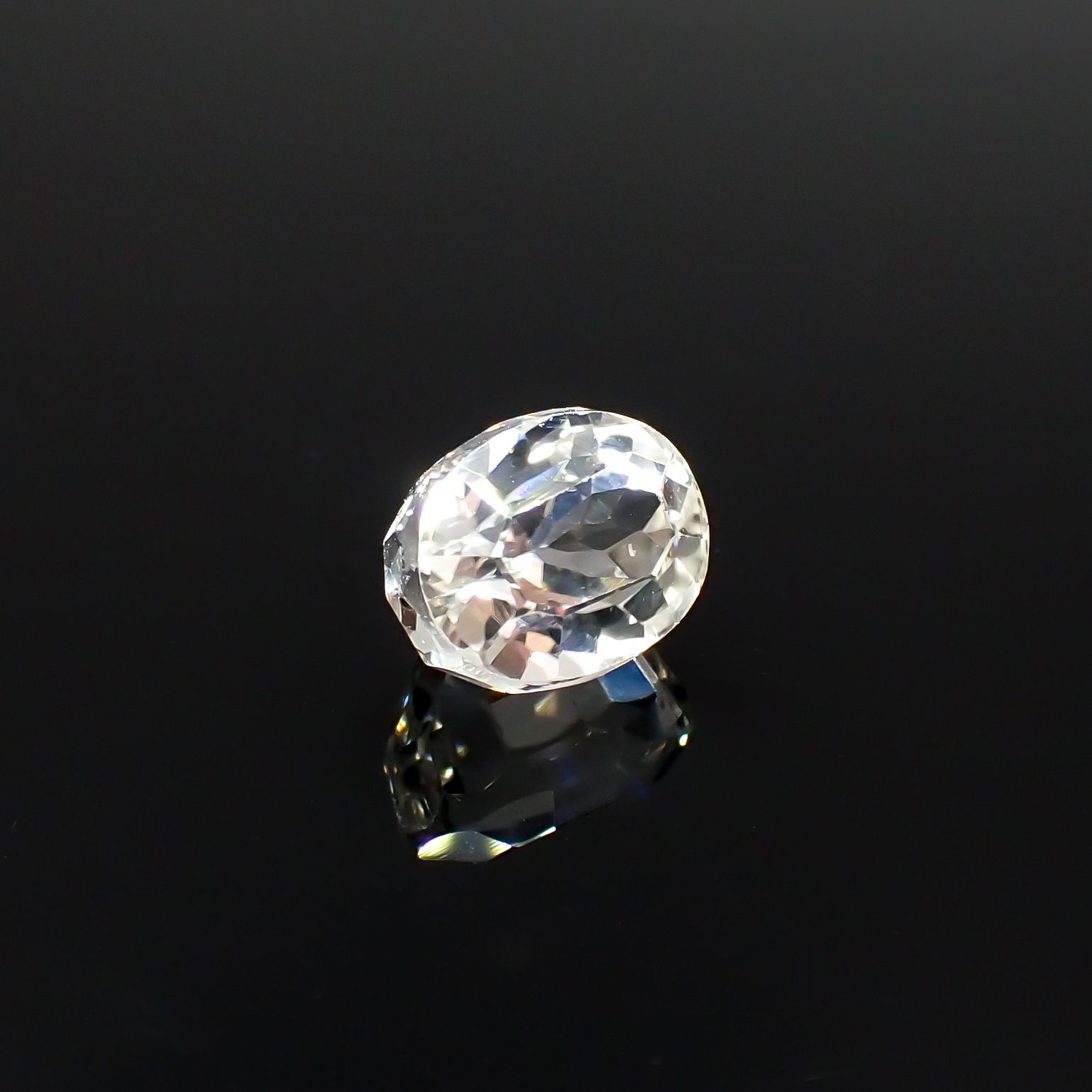 イエロースポジュミン(宝石名スポジュミン)アフガニスタン産 2.35ct 識別済[231225006]7.8x6.3mm前後