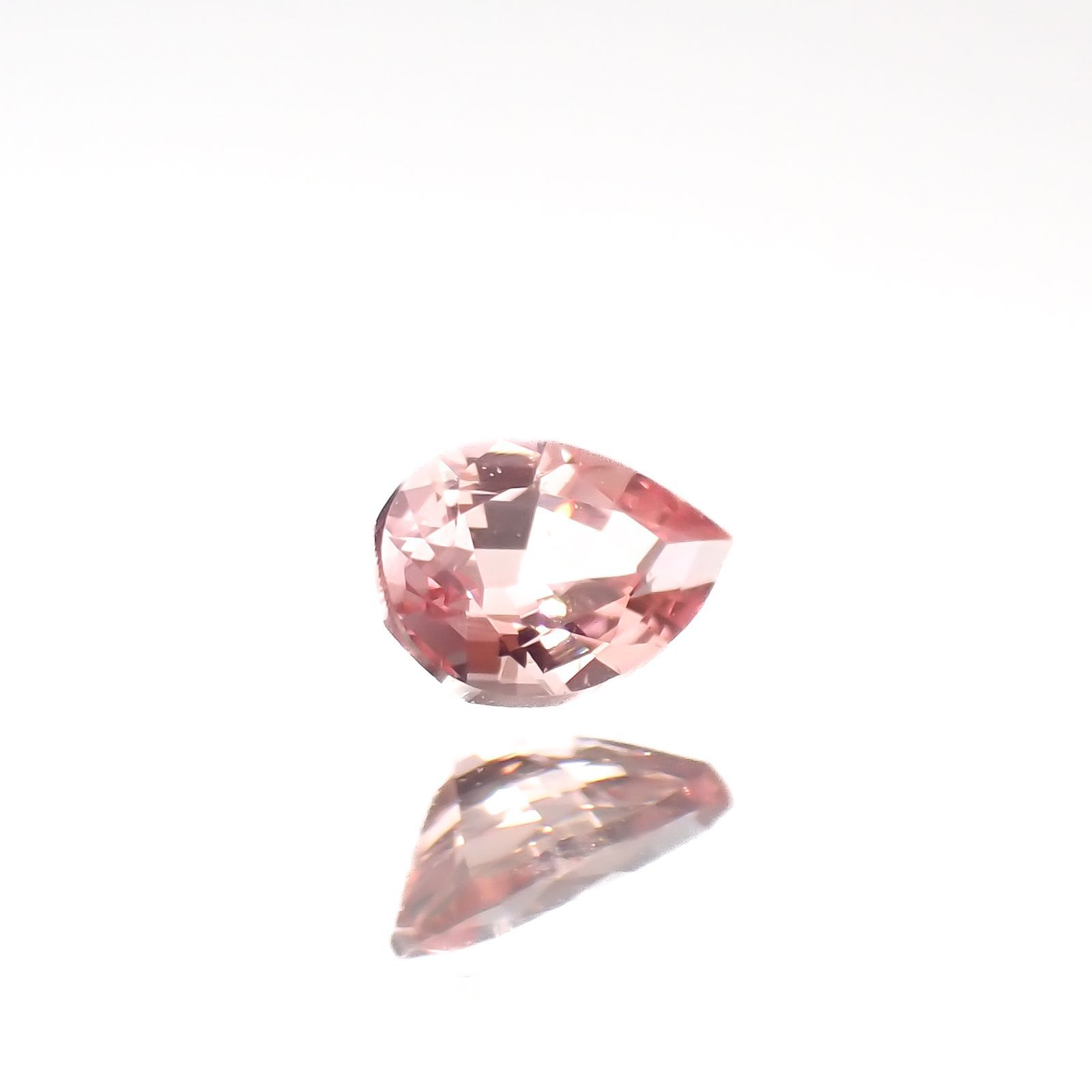 パパラチャサファイア(宝石名サファイア/別名パパラチャ・サファイア)スリランカ産 0.068ct ソ付(日独)[221219640]3.02x2.11mm前後