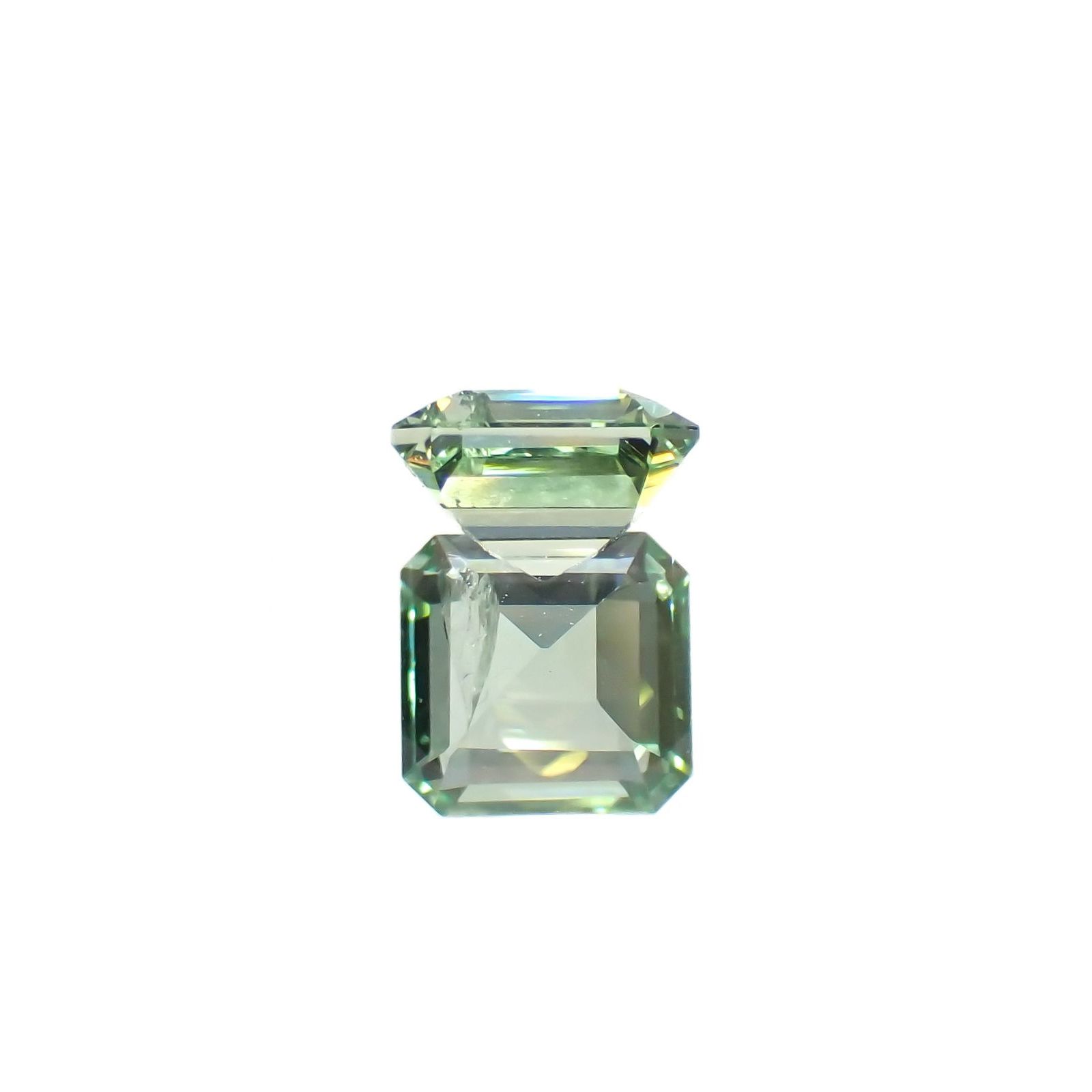 バナジウムコーネルピン(宝石名コーネルピン)タンザニア・タンガ州産 識別済 0.57ct / 4.9x4.8mm前後 [220716764]
