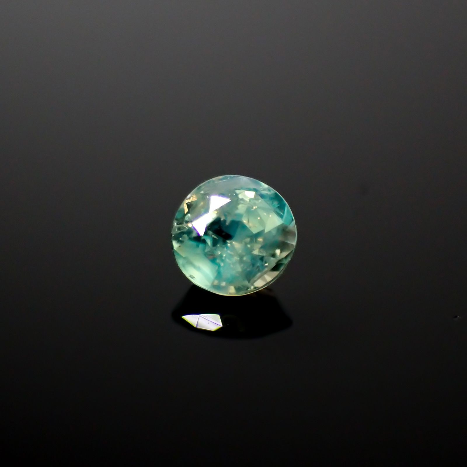 シルキーアレキサンドライト ブラジル・ミナスジェライス州ヘマチタ鉱山産 0.14ct [241129509]3.1x3.1mm前後
