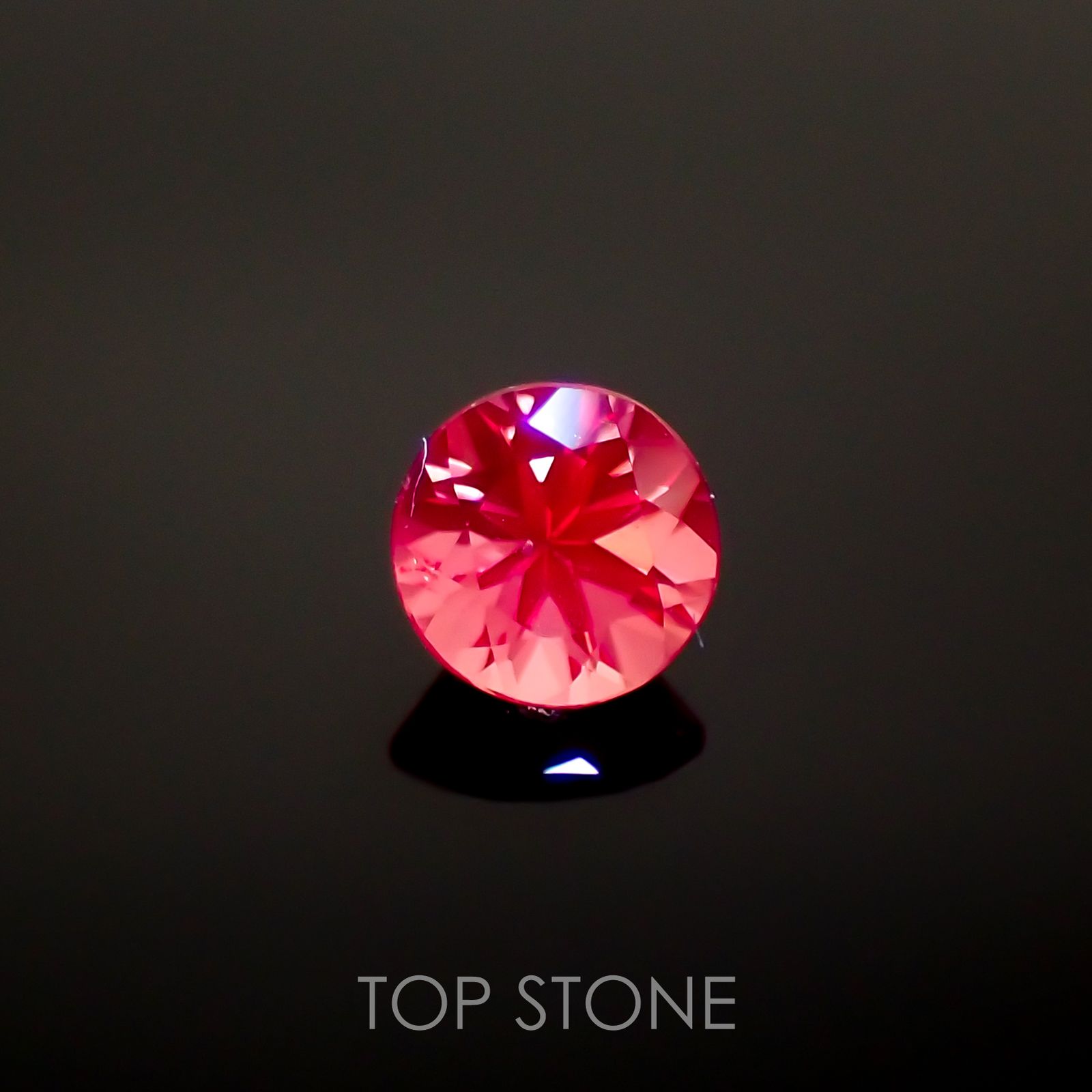 ホットピンクスピネル(宝石名ピンク・スピネル) タンザニア産 0.32ct 識別済[210812585]4×4mm前後