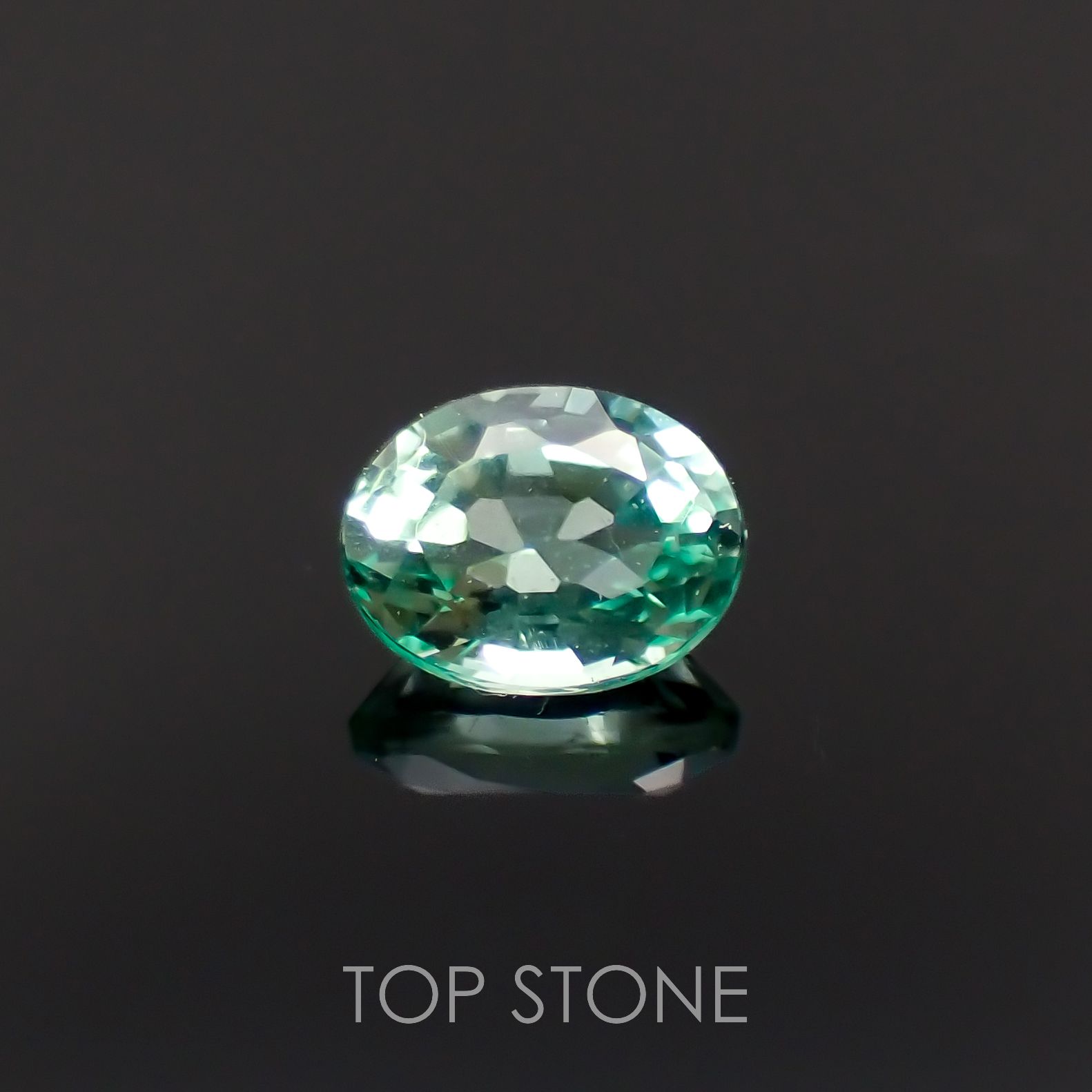 パステルカラーエメラルド ザンビア産 0.17ct[230119964]4.1x3.1mm前後