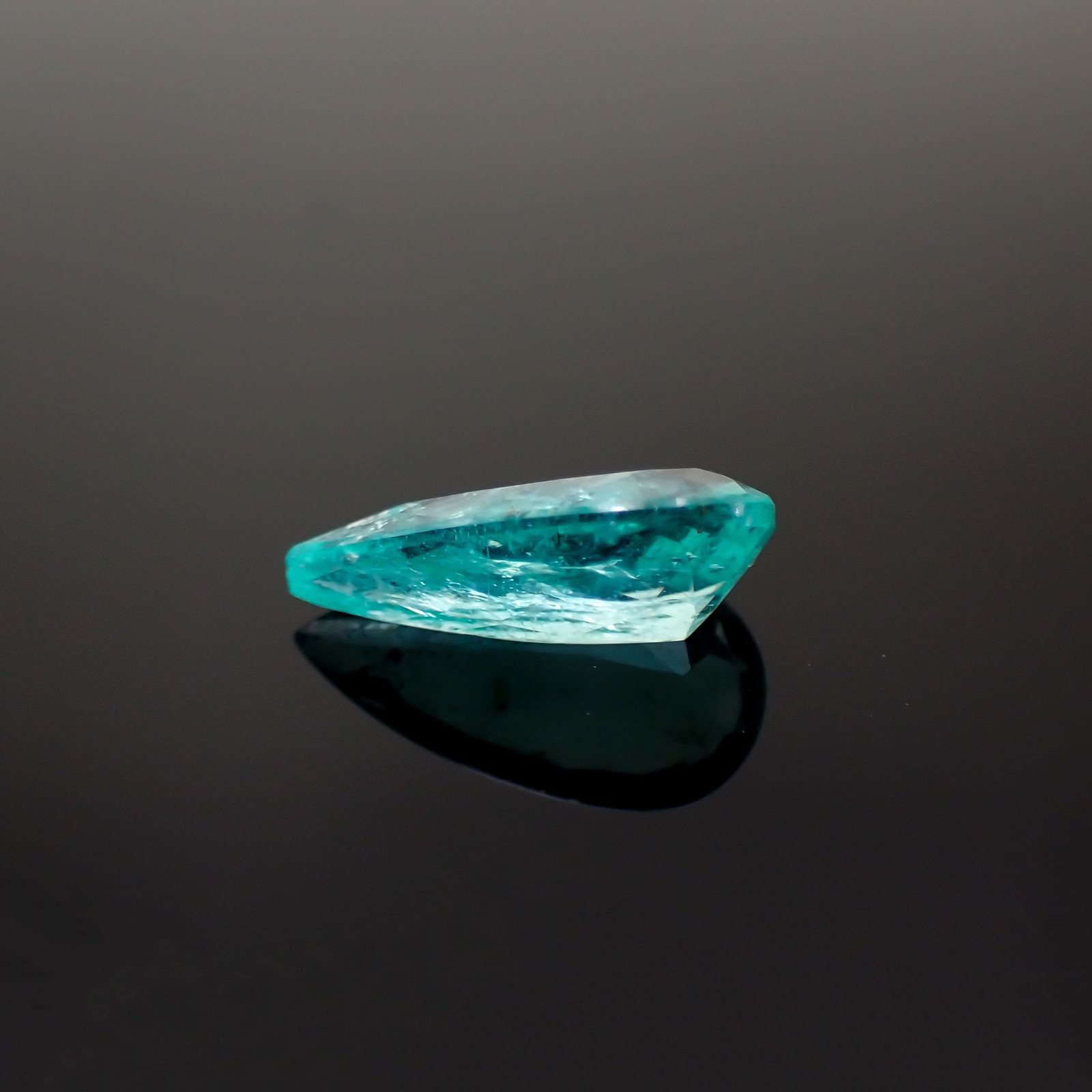 パライバトルマリン モザンビーク産 1.84ct[19111760]12×6.3mm前後
