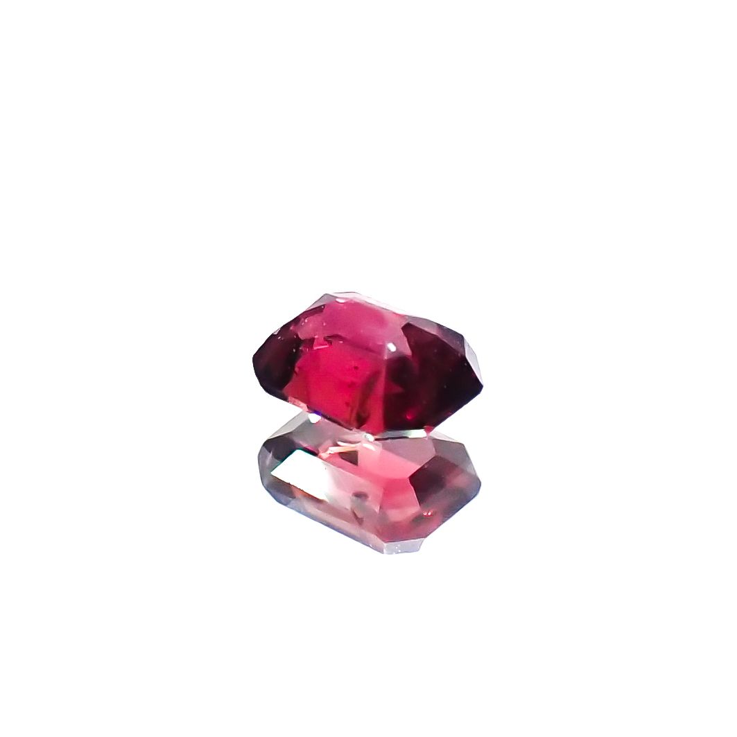 ルビー(宝石名ルビー)タンザニア産 0.28ct 識別済[240226108]3.9x2.9mm前後